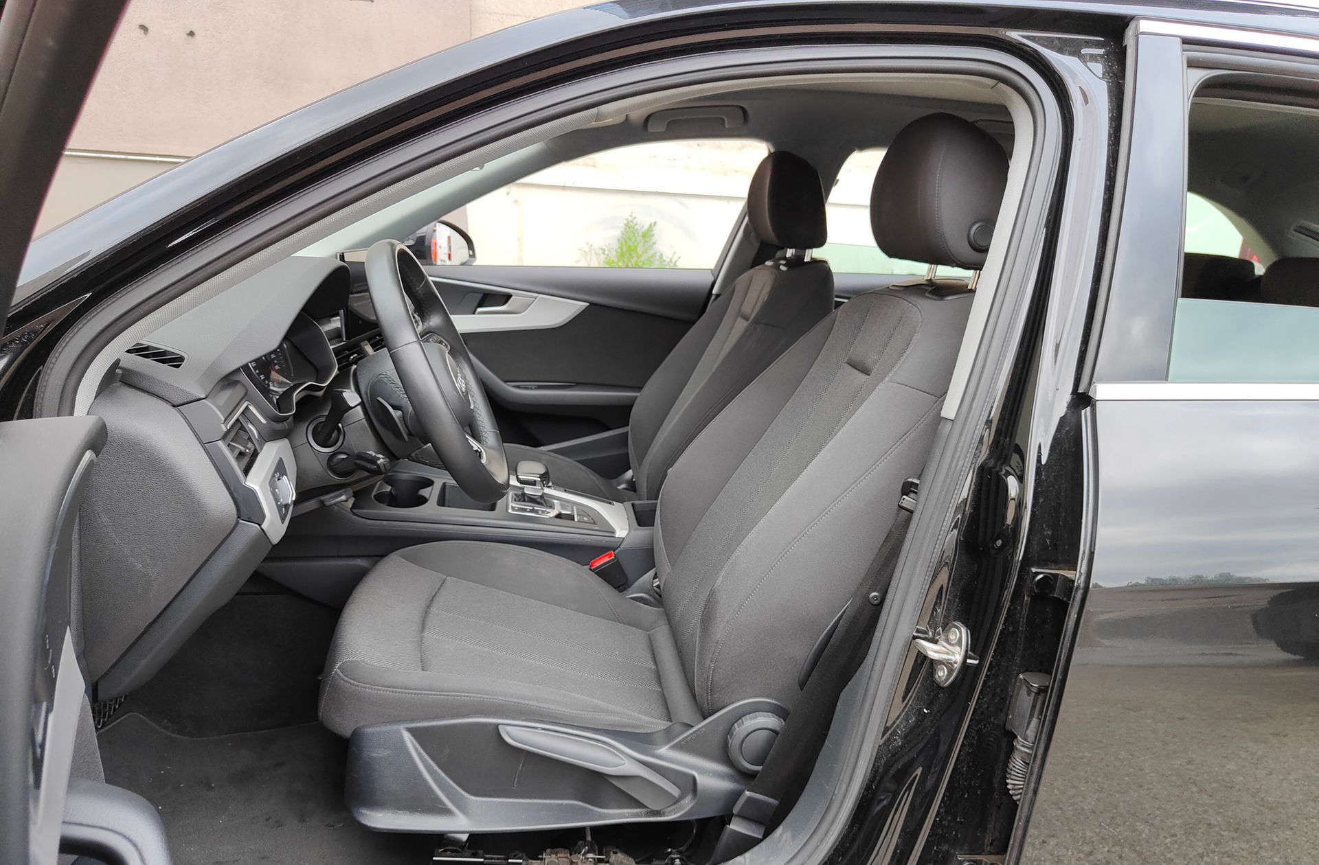 Audi A4 Avant Black Line 35 TFSI S Tronic - foto 11