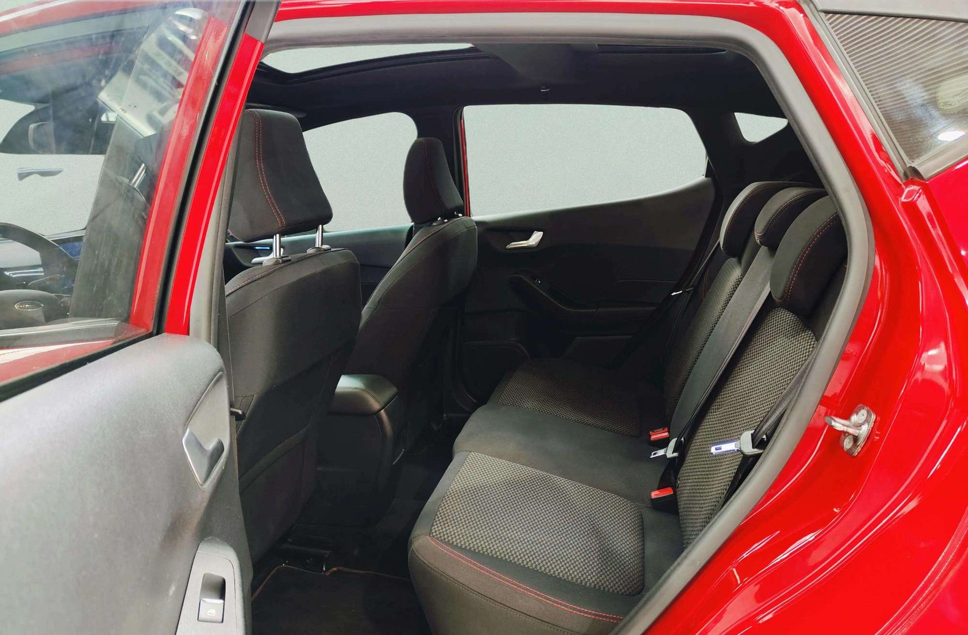 Ford Fiesta 1.0 EcoBoost MHEV ST-Line - foto 13
