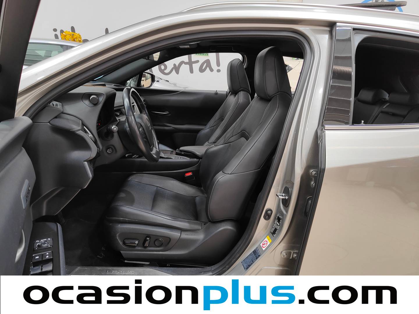 Foto asientos delanteros Lexus UX Lexus UX 250h Luxury (184 CV)