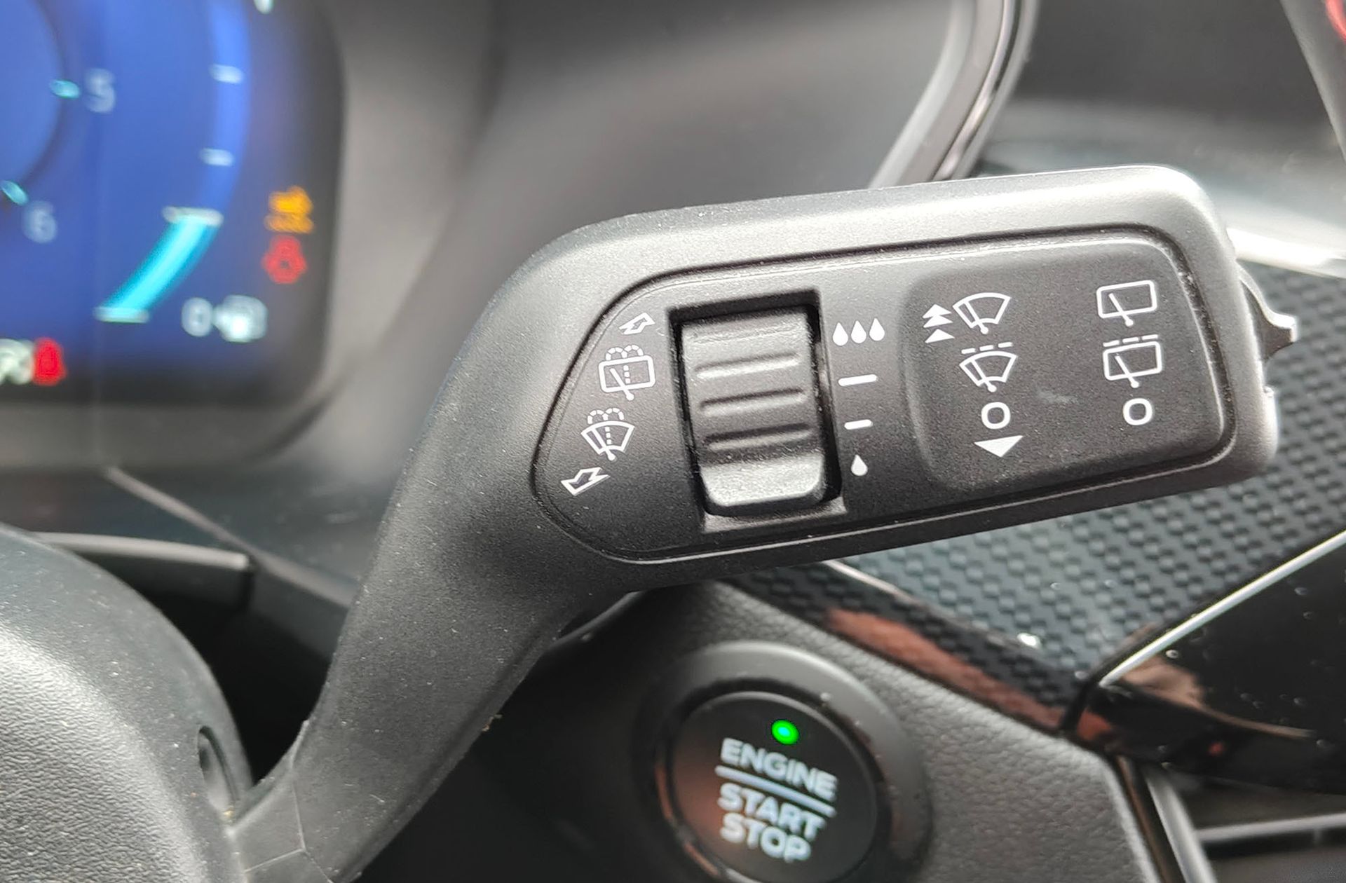 Ford Kuga 1.5 EcoBlue ST-Line - foto 32