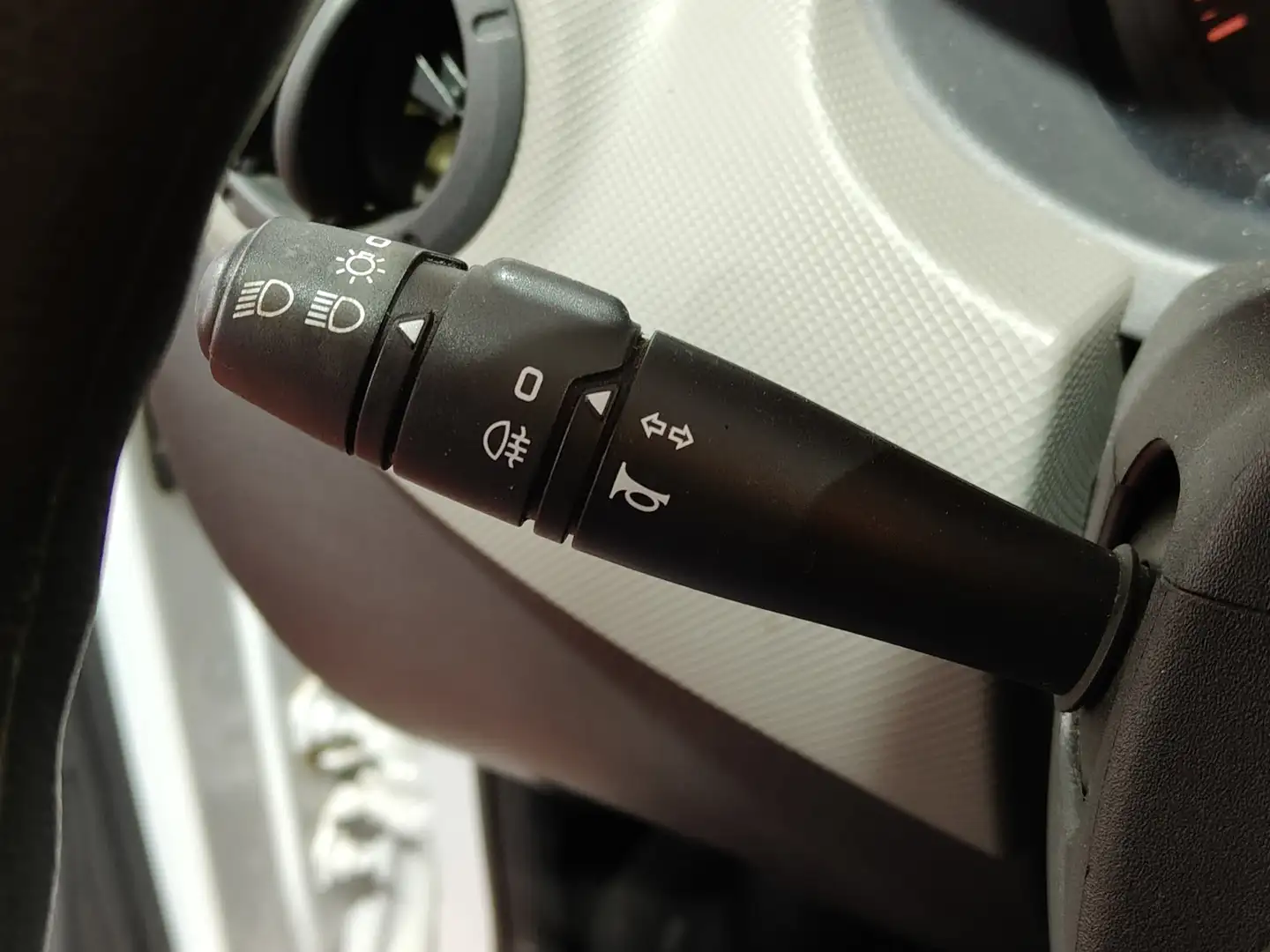 Foto Dacia Sandero Dacia Sandero 1.2 16v Base (75 CV)