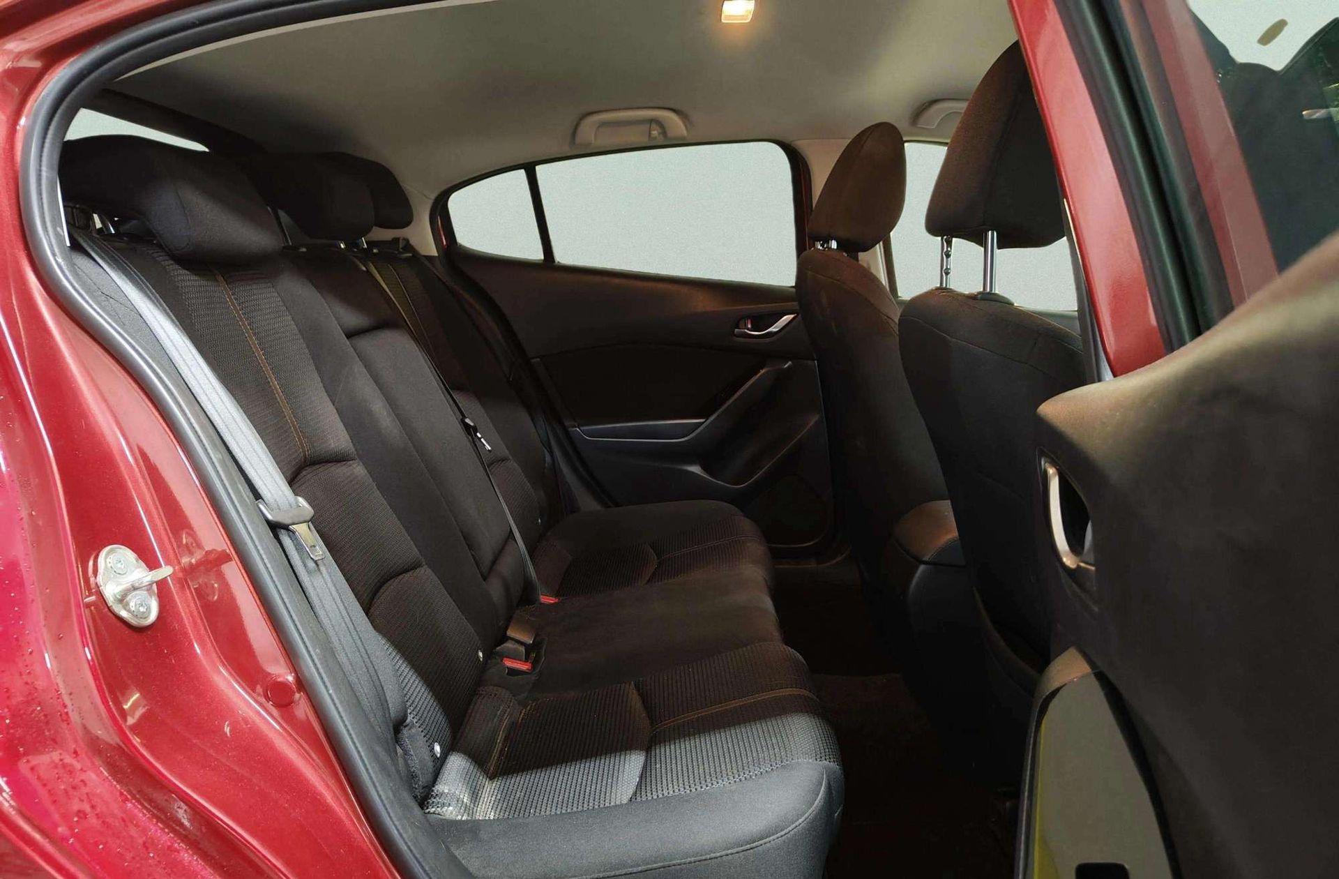 Mazda Mazda3 2.0 GE Black Tech Edition - foto 18