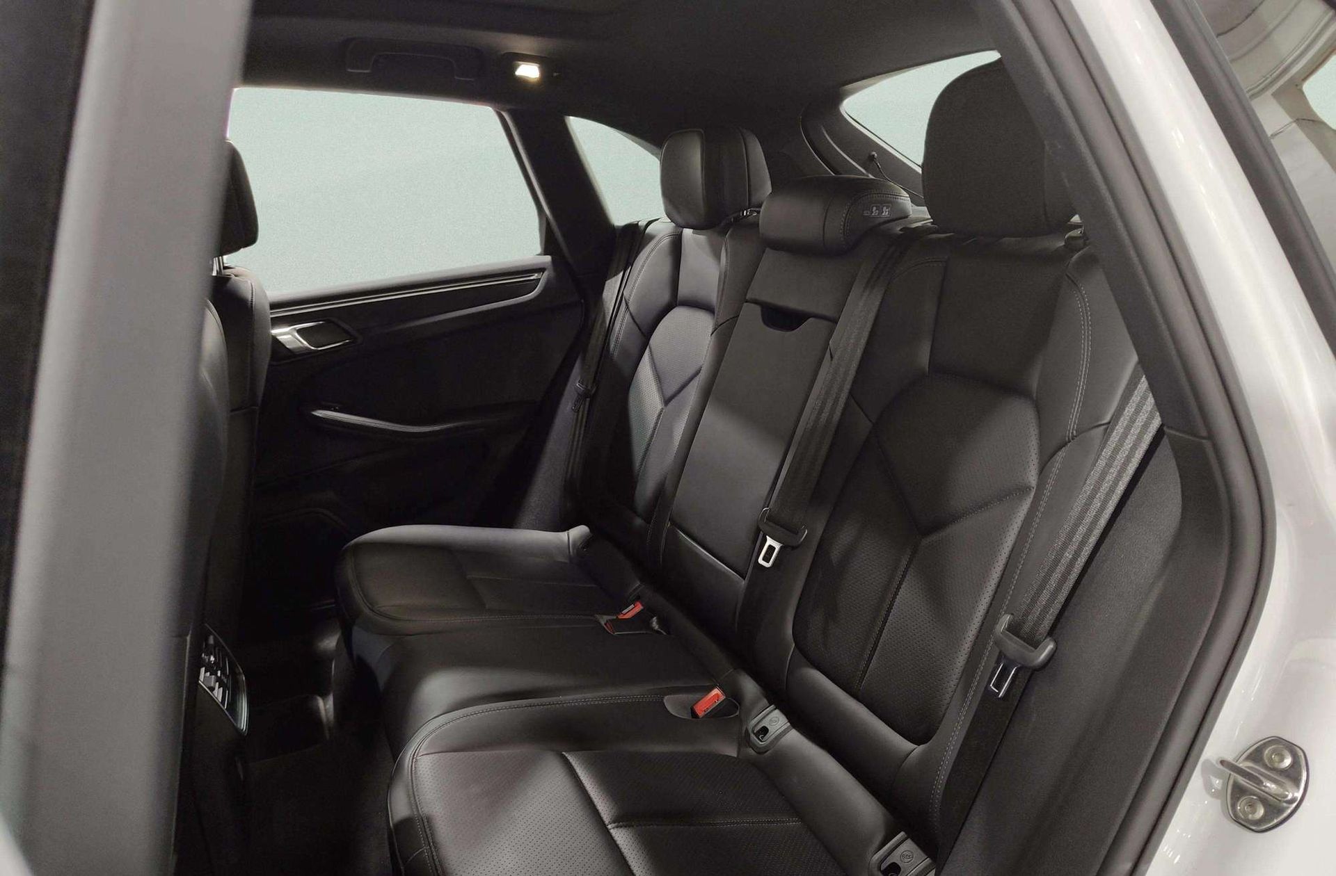Porsche Macan - foto 18