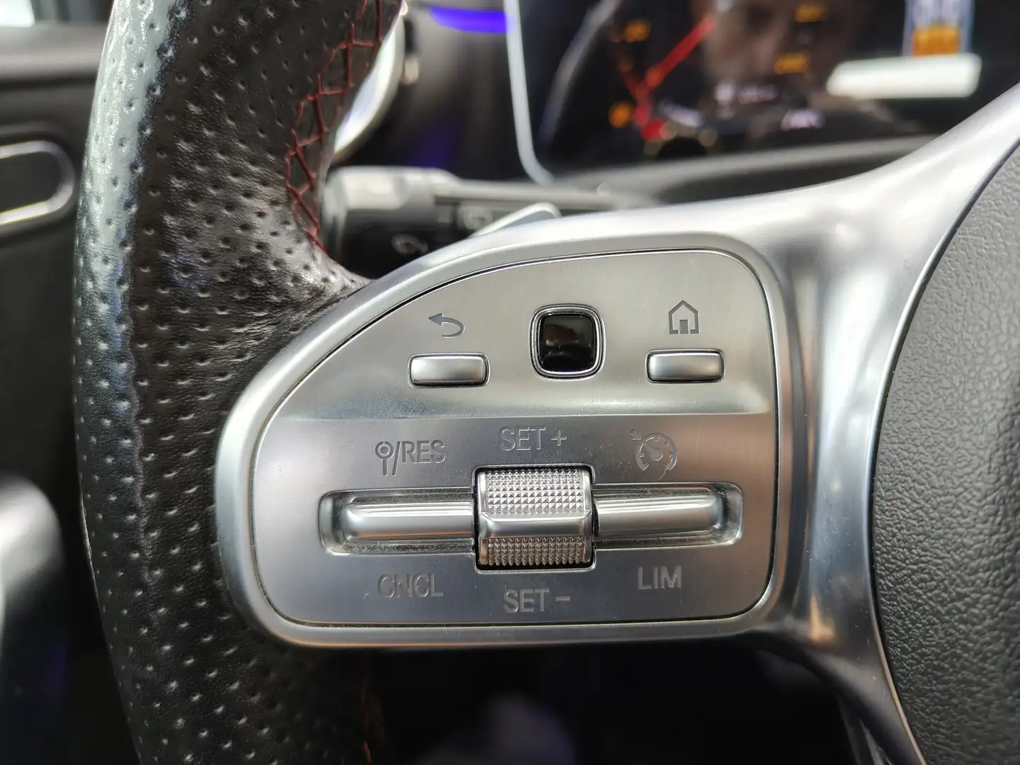 Foto Mercedes Clase A Mercedes-Benz Clase A 180d 85 kW (116 CV) Pack AMG