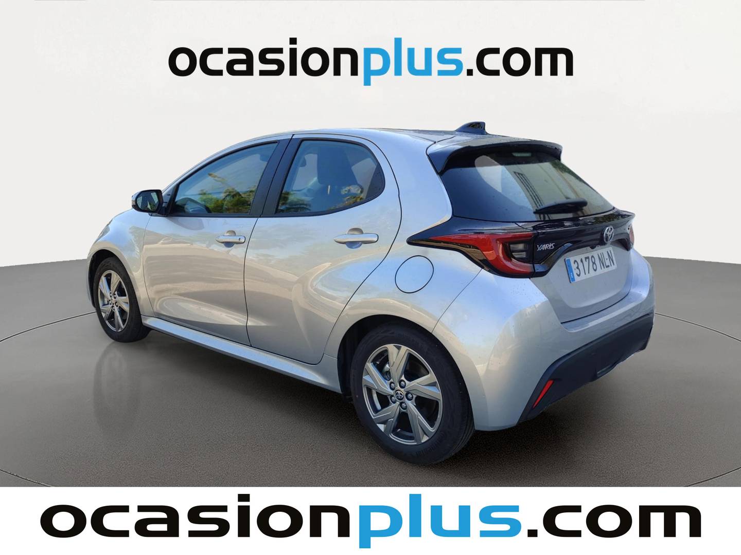 Foto trasera Toyota Yaris Toyota Yaris 120H Active Plus (116 CV) izquierda