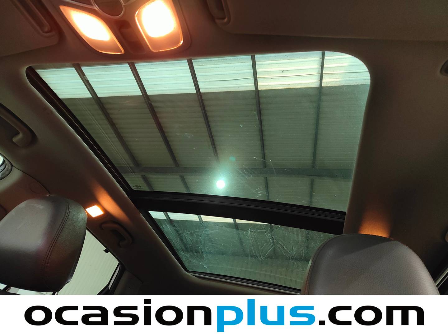 Extras y acabados del KIA Sorento KIA Sorento 2.2 CRDi Emotion 4x4 (197 CV) 7 PLAZAS