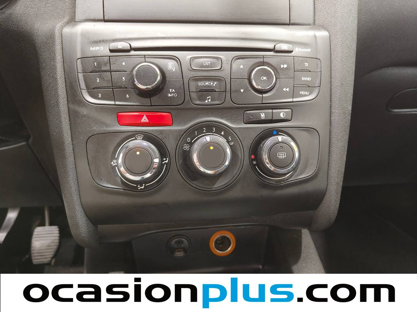 Equipamiento del Citroën C4 Citroën C4 BlueHDi 100 Live Edition (99 CV)