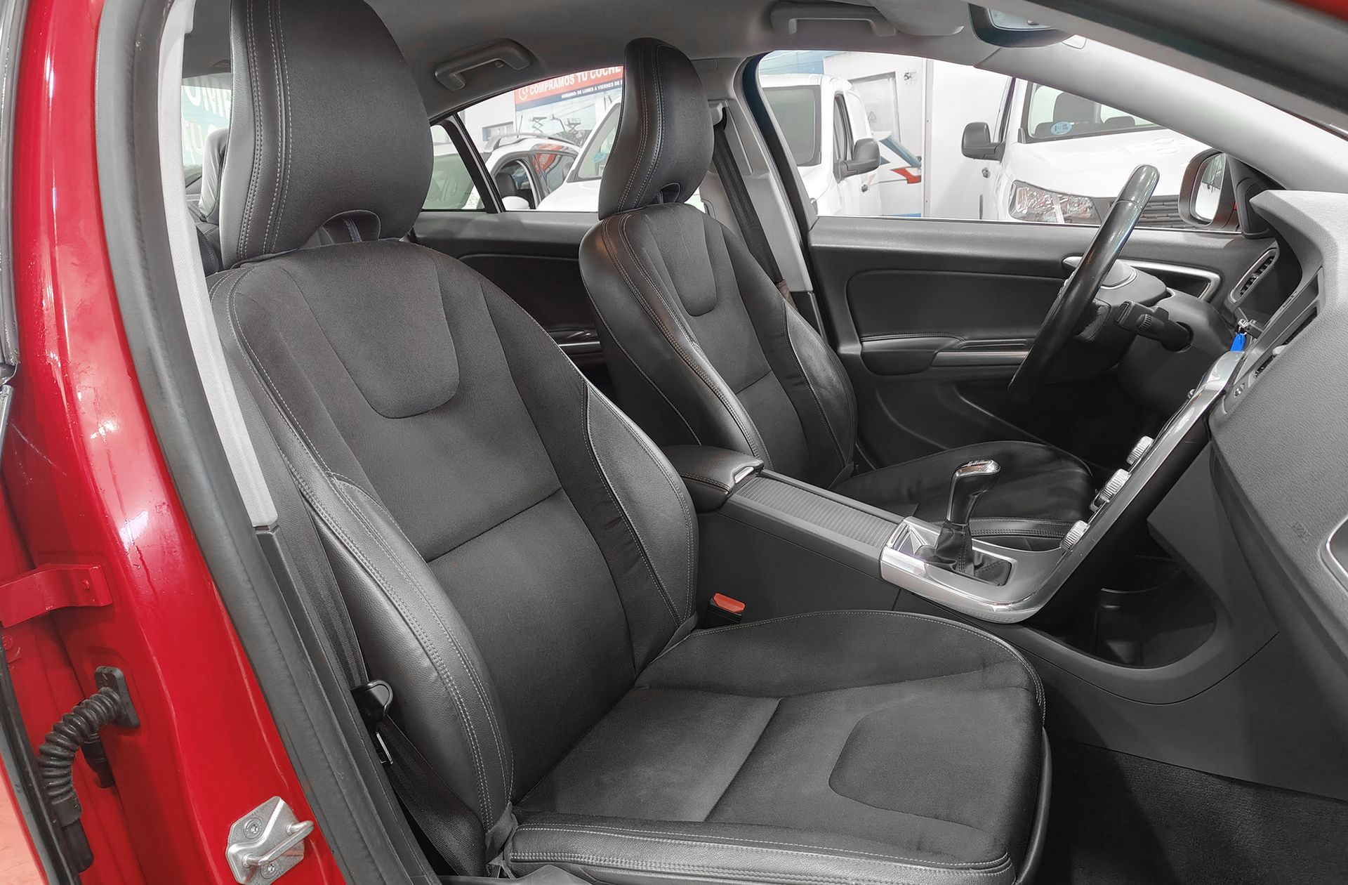 Volvo S60 D2 Momentum - foto 19