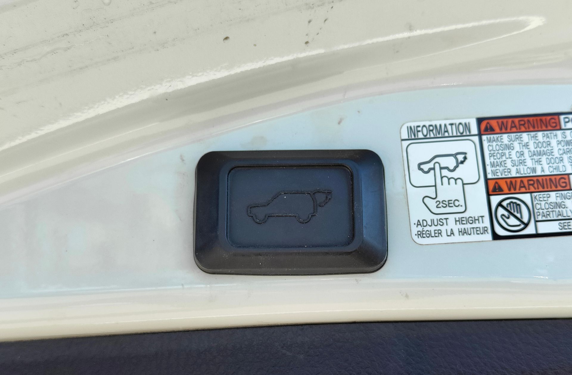 Toyota RAV4 2.5l Hybrid 4WD Feel! - foto 17