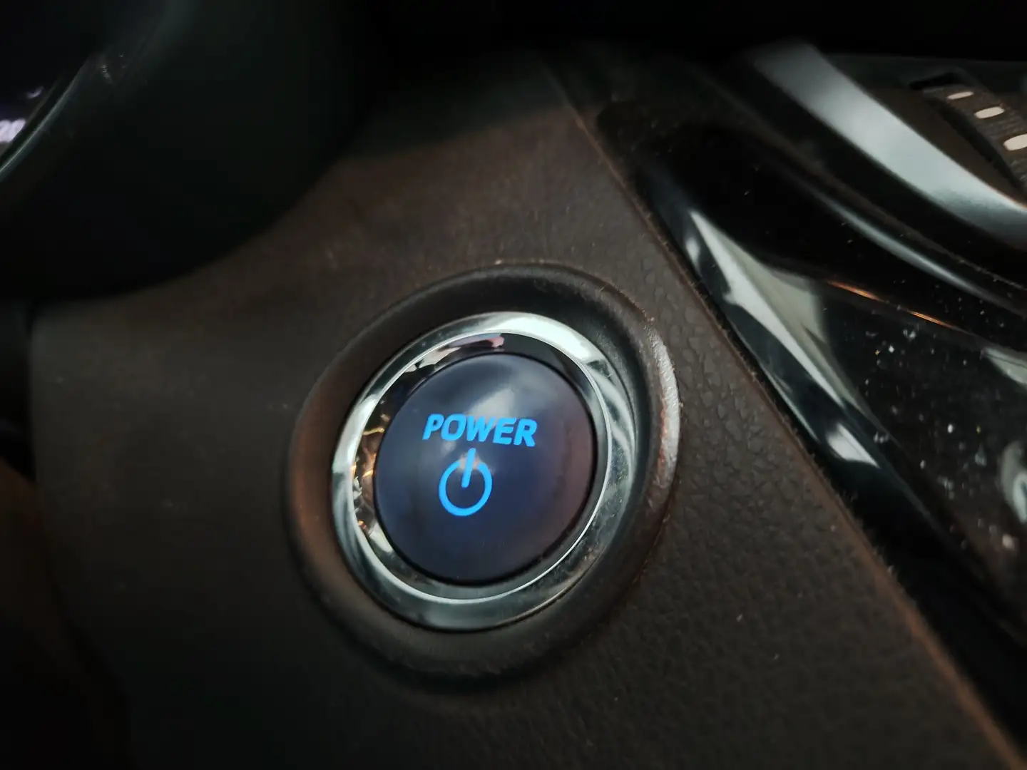 Foto Toyota C-HR Toyota C-HR 1.8 125H Advance (122 CV)