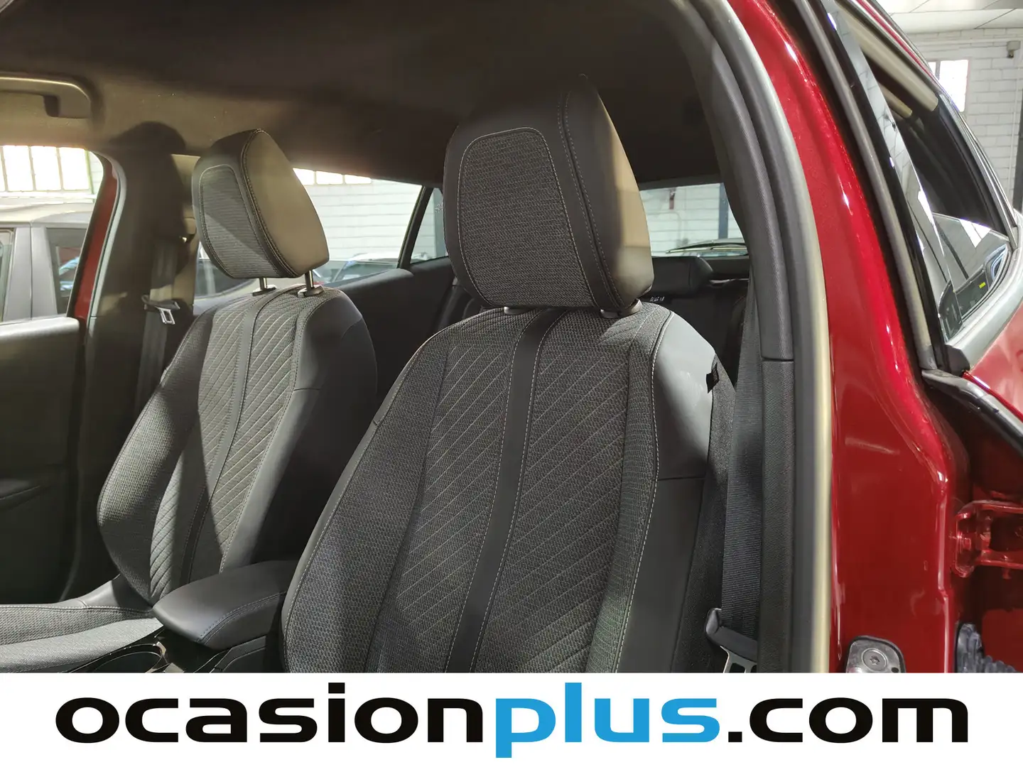 Foto Peugeot 2008 Peugeot 2008 Allure Hybrid eDCS6  (136 CV)