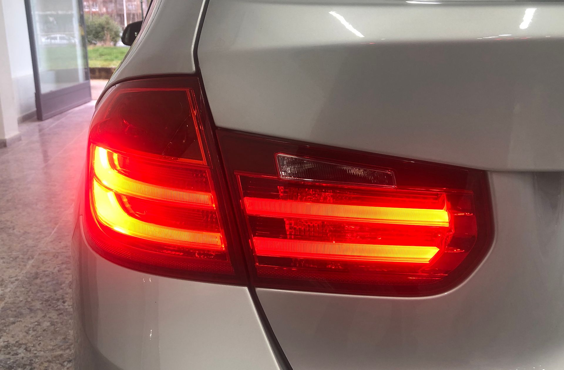 BMW Serie 3 320d Touring Efficient Dynamics - foto 14