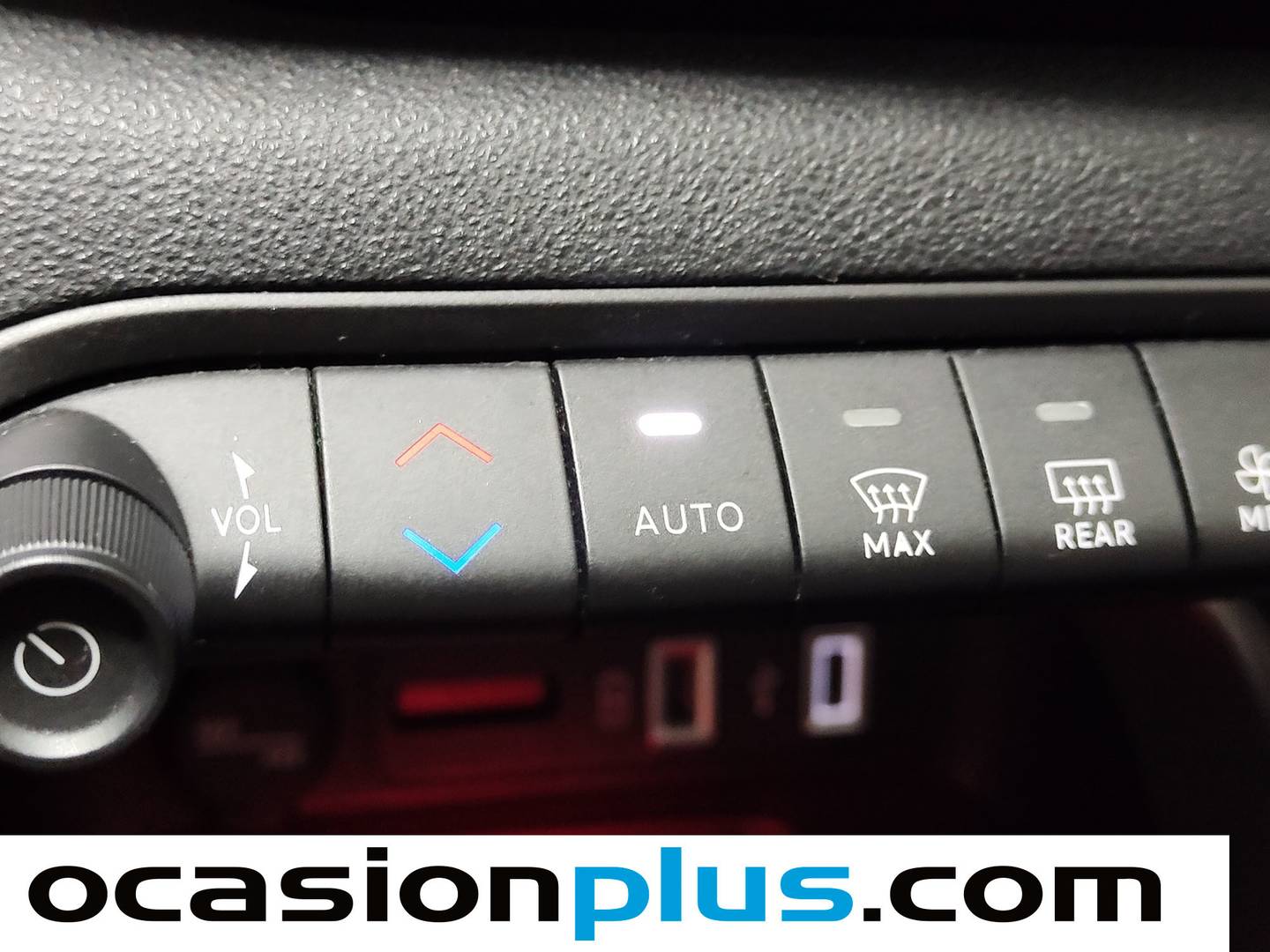 Foto Jeep Avenger Jeep Avenger 1.2 G Summit (100 CV)