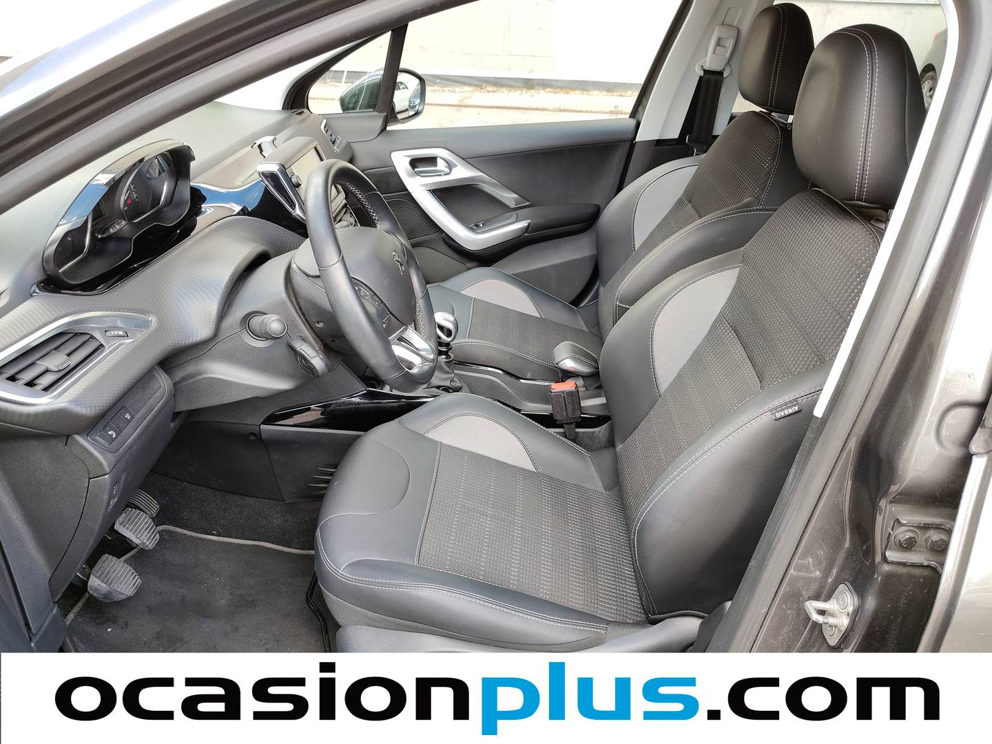 Foto asientos delanteros Peugeot 2008 Peugeot 2008 PureTech 110 S&S Allure (110 CV)