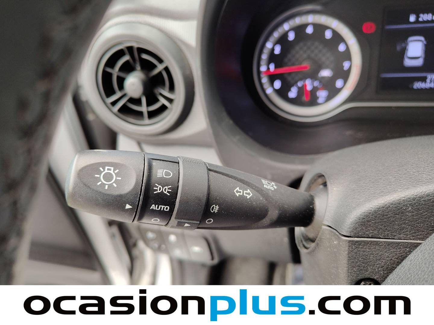 Equipamiento del Hyundai i10 Hyundai i10 1.0 Essence (67 CV)