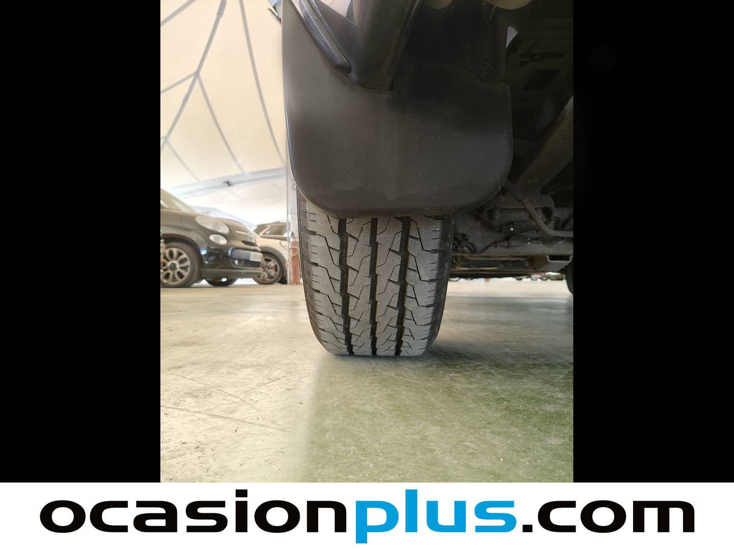 Foto Ford Tourneo Custom Ford Tourneo Custom 2.0 TDCI L1 Titanium Auto (130 CV) 8 Plazas