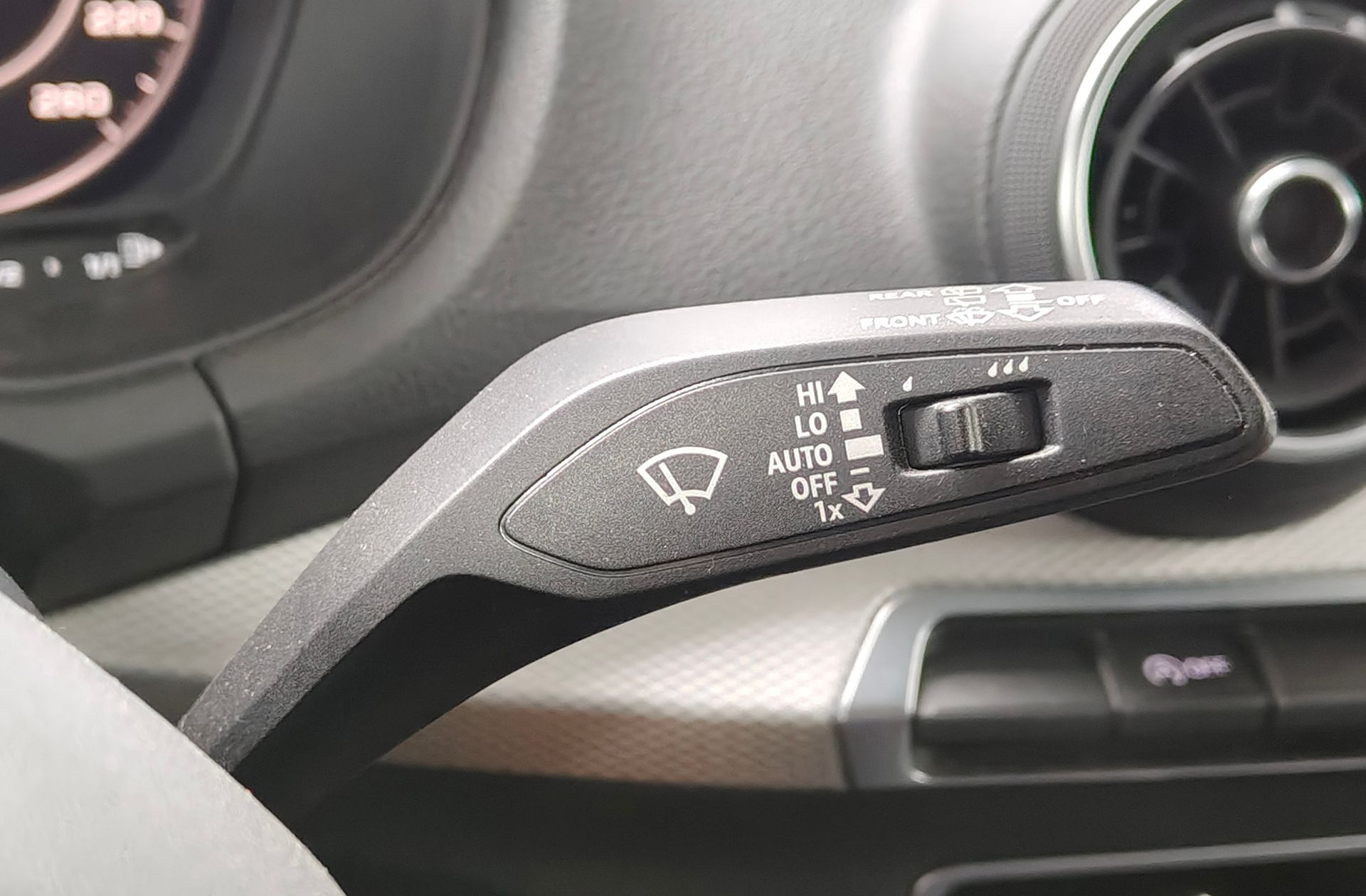 Audi Q2 Advanced 35 TFSI S tronic - foto 32