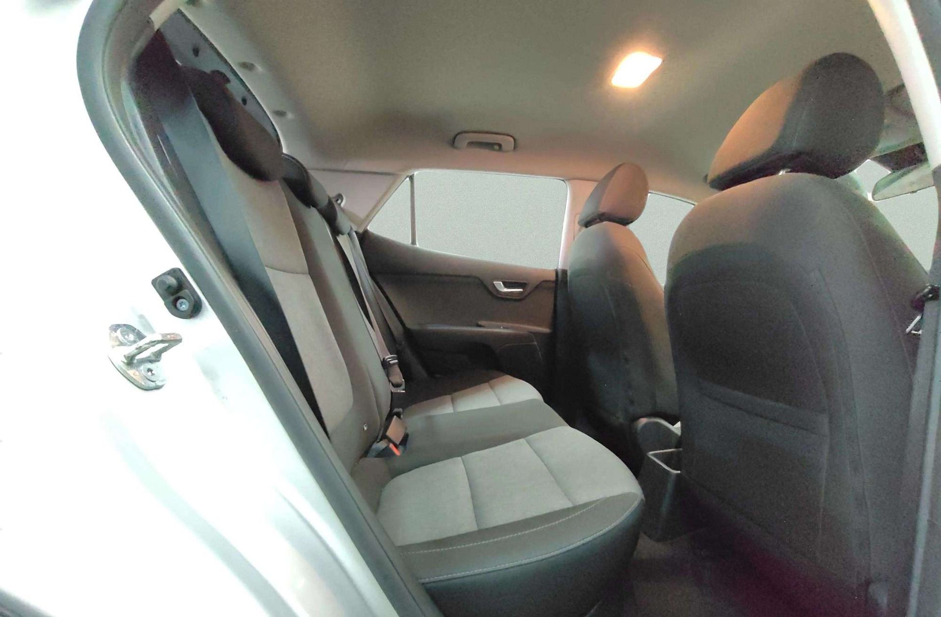 Kia Stonic 1.0 T-GDi Drive - foto 16