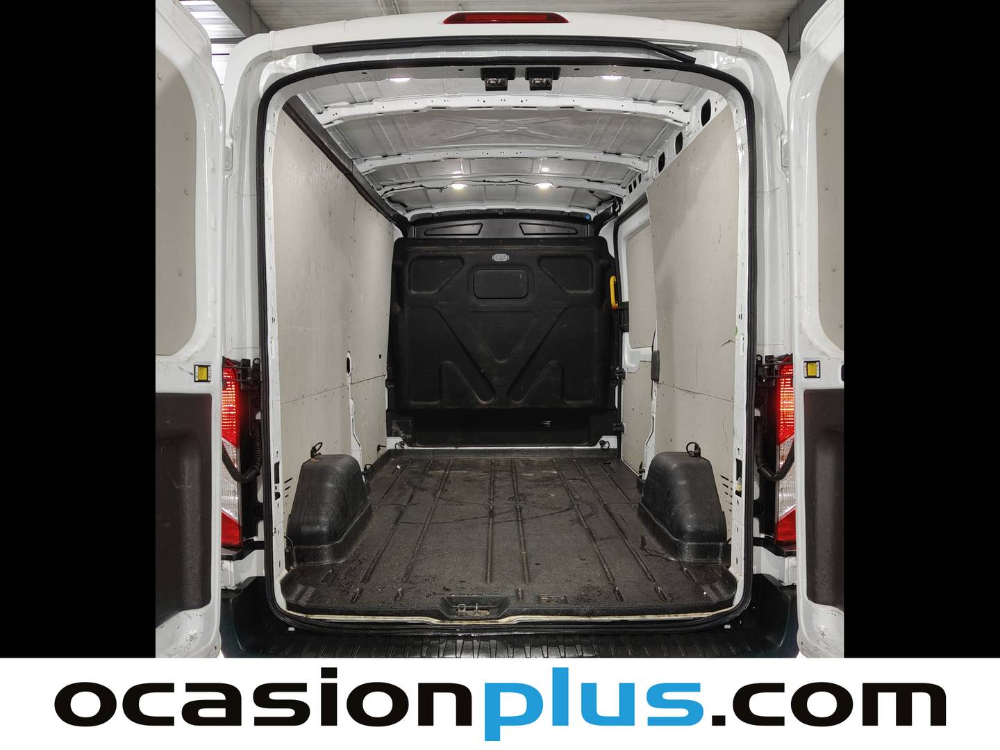 Foto Ford Transit Ford Transit Furgon 350 L3H2 Trend 96 kW (130 CV)