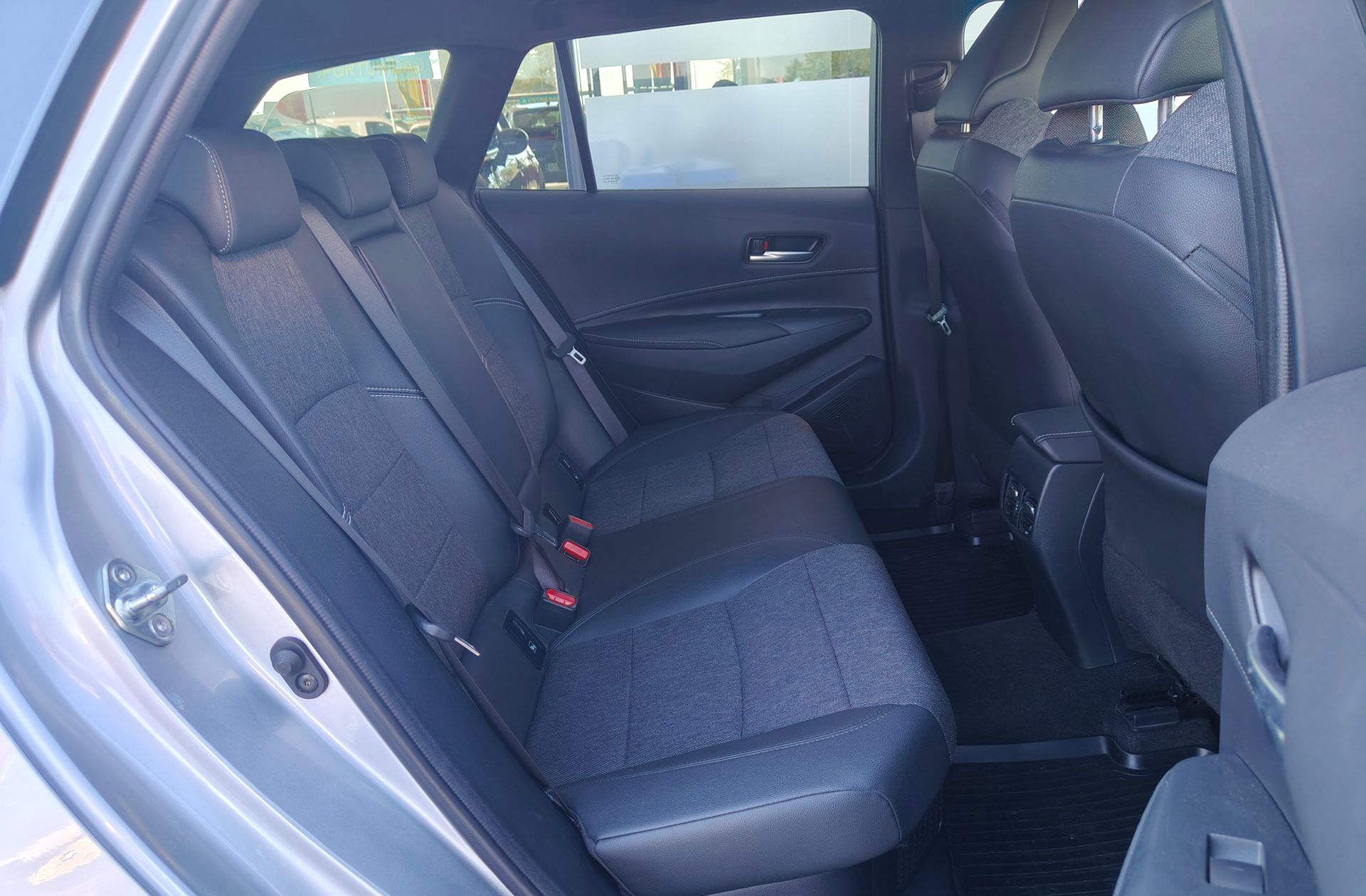 Toyota Corolla Touring Sport 125H Style E-CVT - foto 17