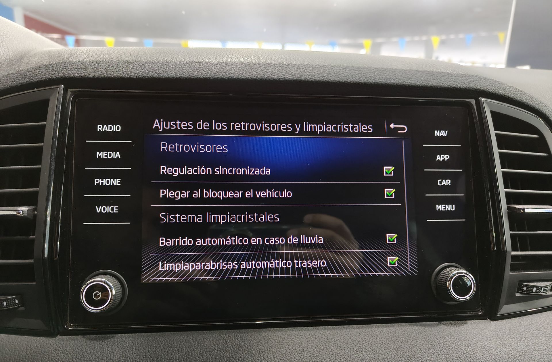 Škoda Karoq 1.5 TSI ACT Sportline DSG - foto 36