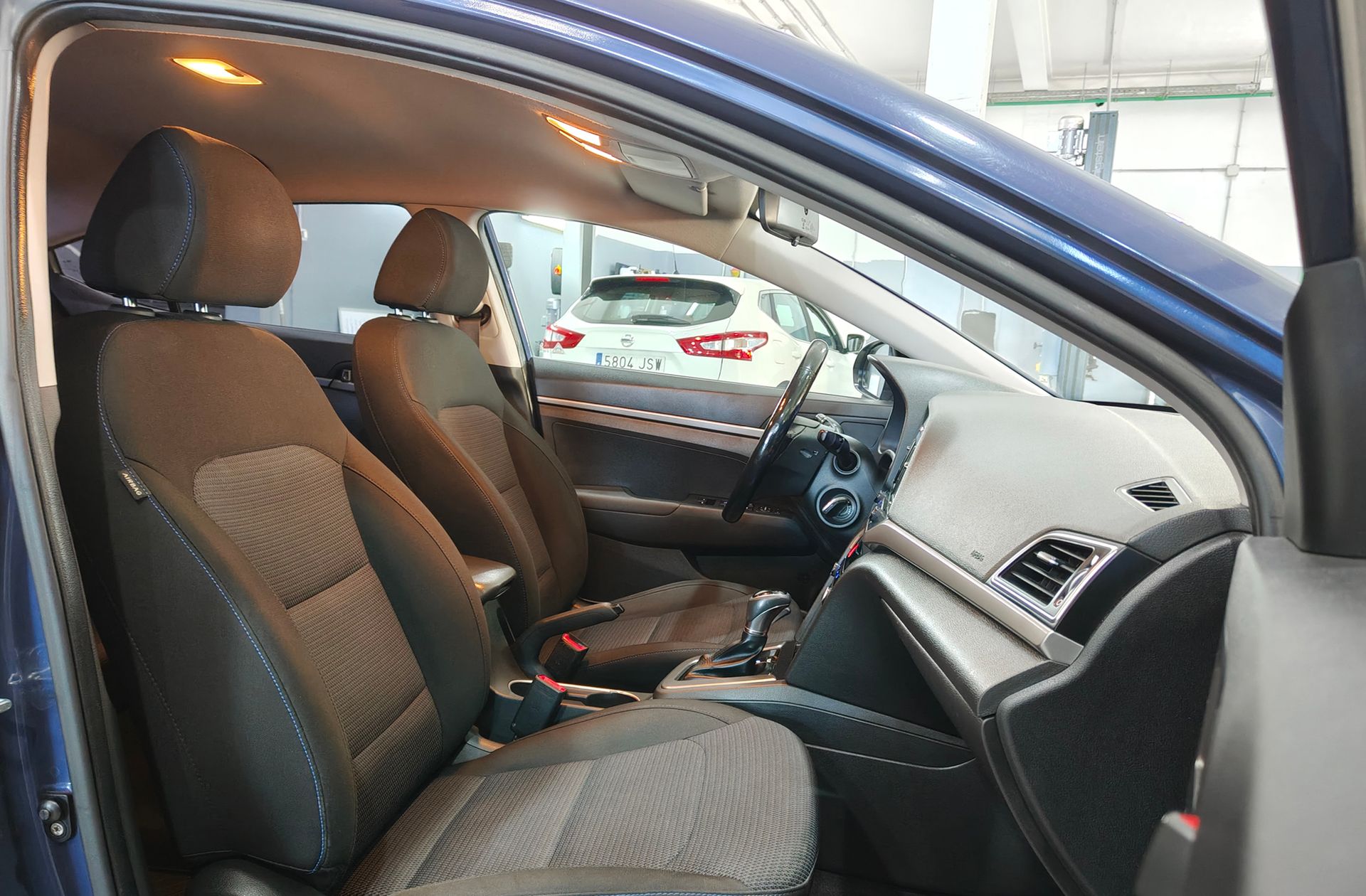 Hyundai Elantra 1.6 MPI Style - foto 16