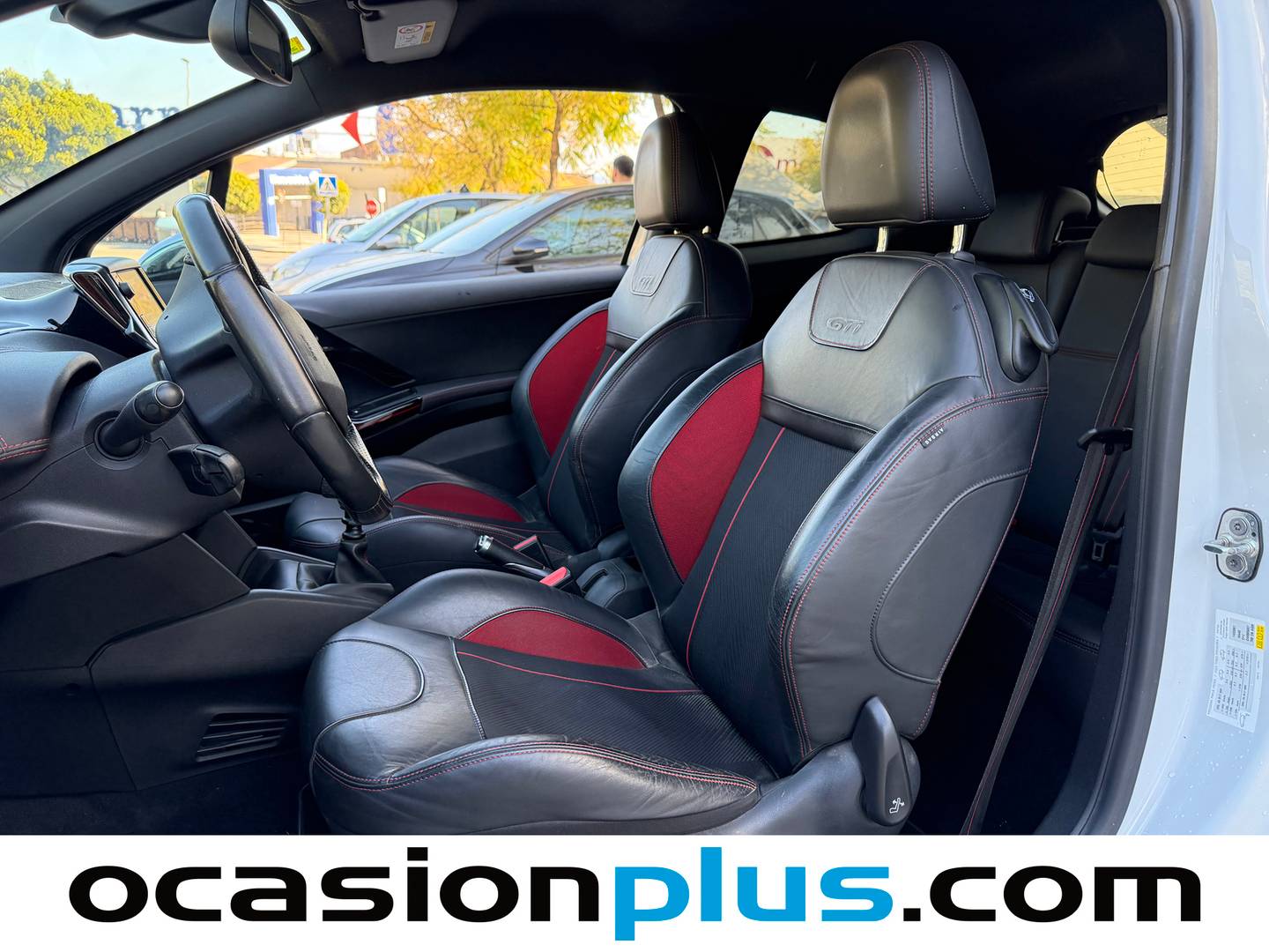 Foto asientos delanteros Peugeot 208 Peugeot 208 GTi (208 CV)