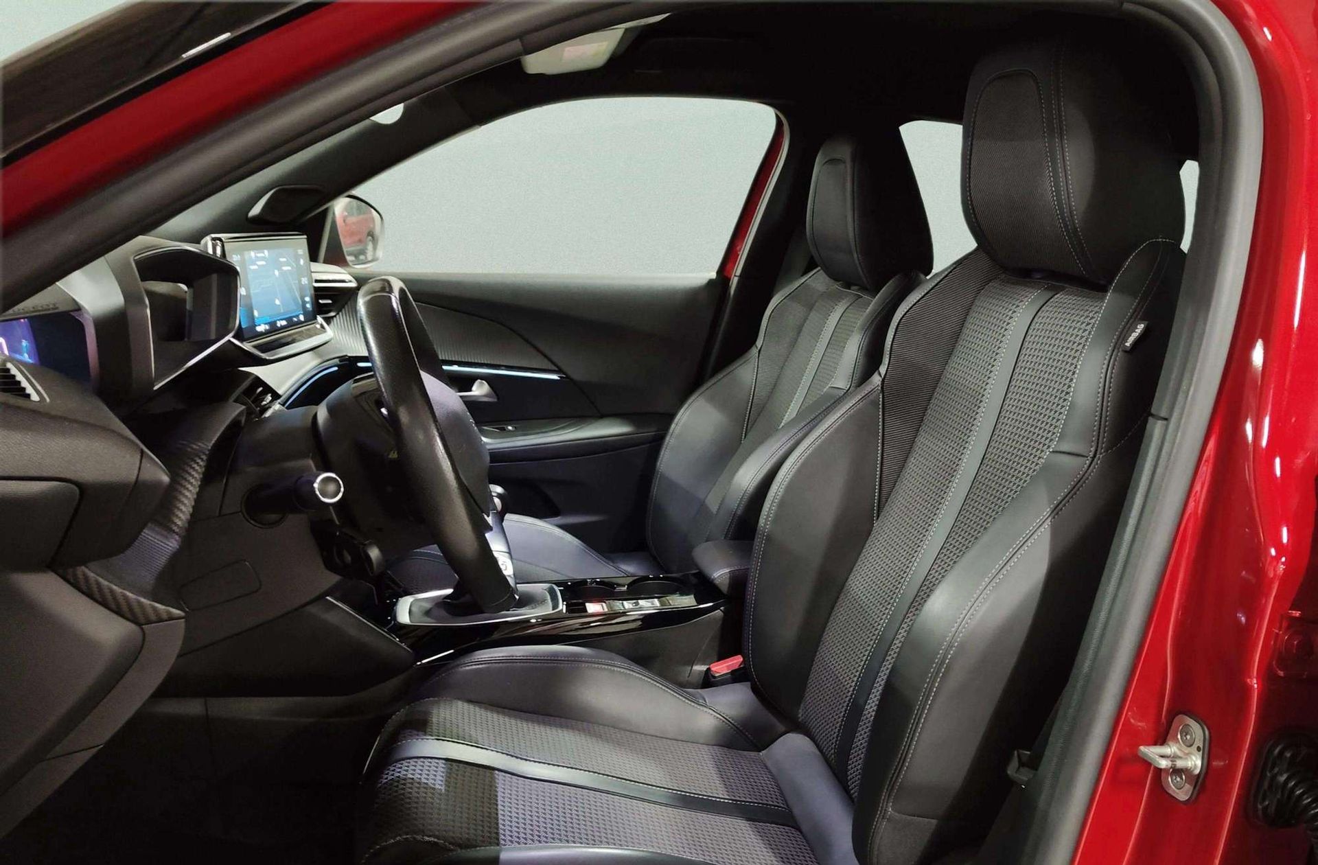 Peugeot 2008 PureTech 130 GT - foto 14