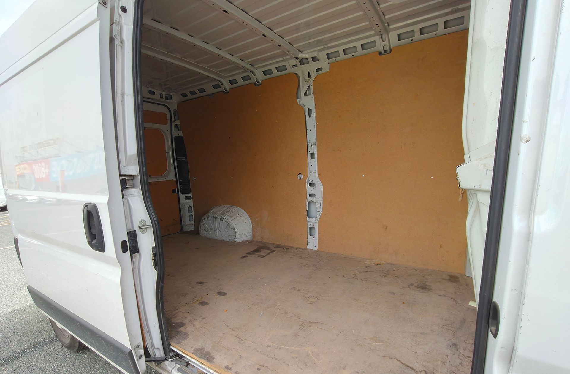 Peugeot Boxer Furgon BlueHDi 140 335 L3H2 - foto 13