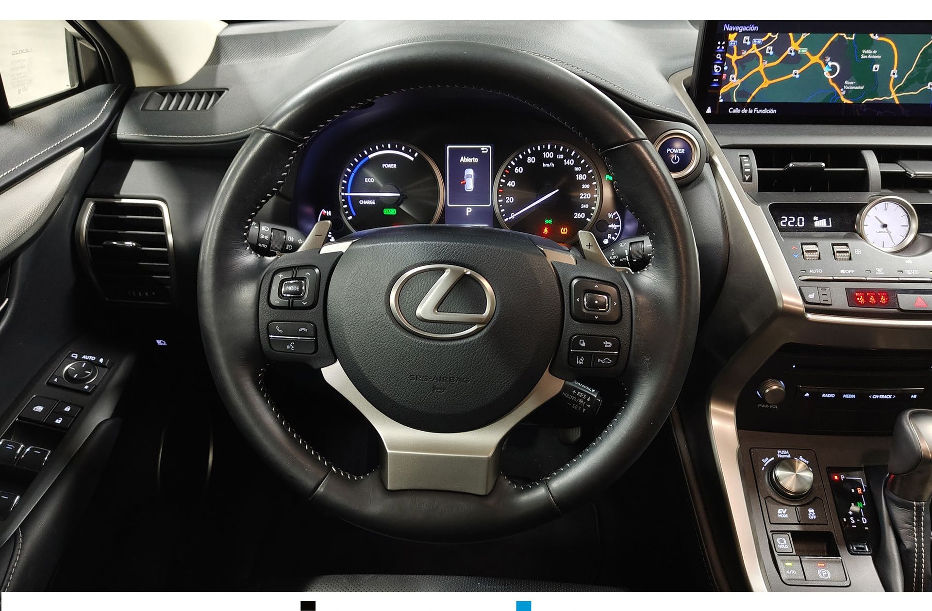 Lexus NX 300h Executive 4WD - foto 31