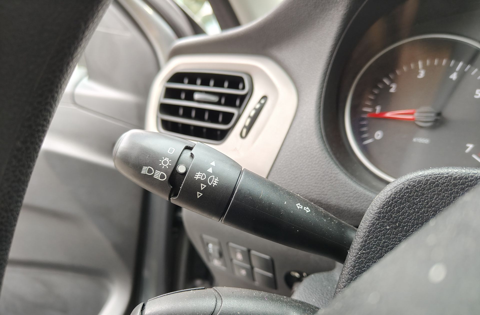 Citroën C-Elysée HDi 90 Seduction - foto 21