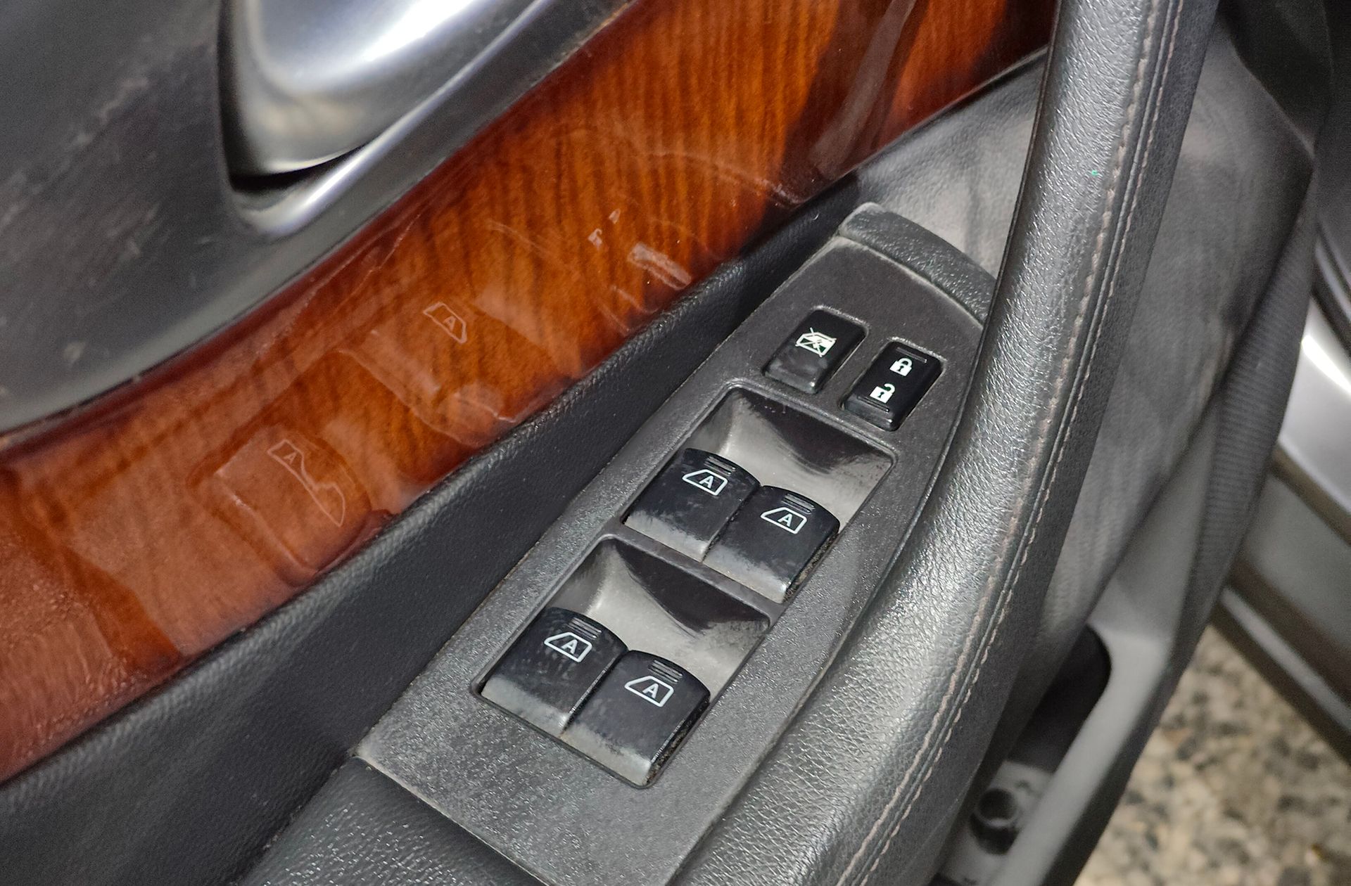 Infiniti FX 50 S V8 AWD - foto 23