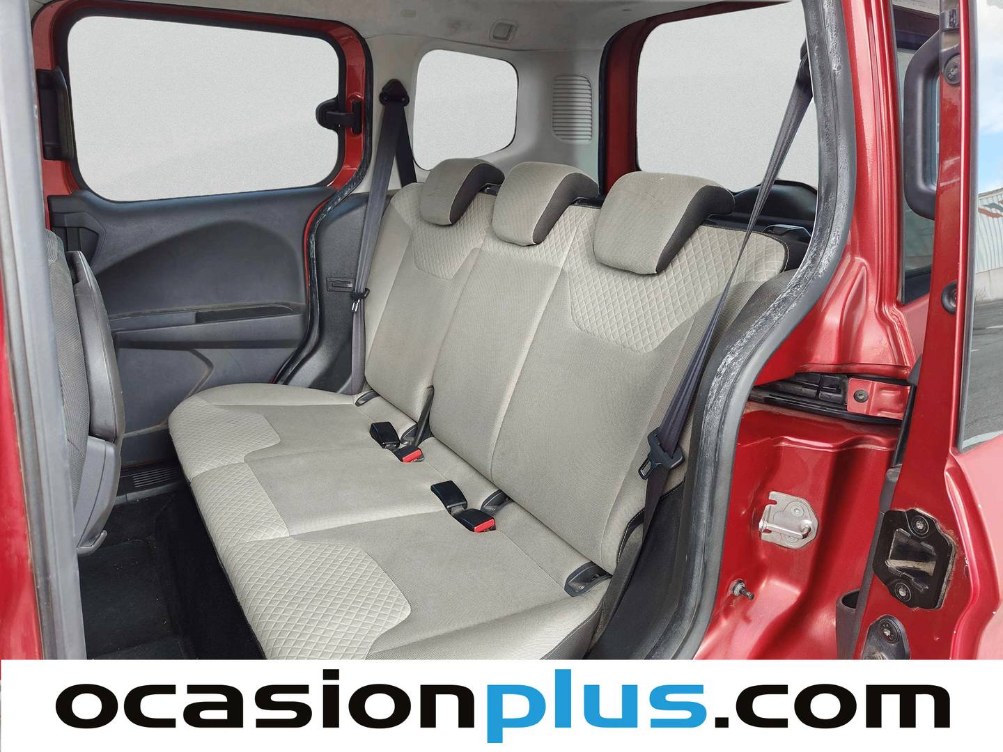 Foto asientos traseros Ford Tourneo Courier Ford Tourneo Courier 1.6 TDCi Titanium (95 CV)
