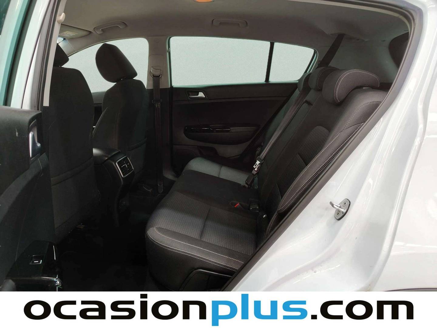 Foto asientos traseros KIA Sportage KIA Sportage 1.6 CRDi MHEV Drive Plus 4x2 (115 CV)