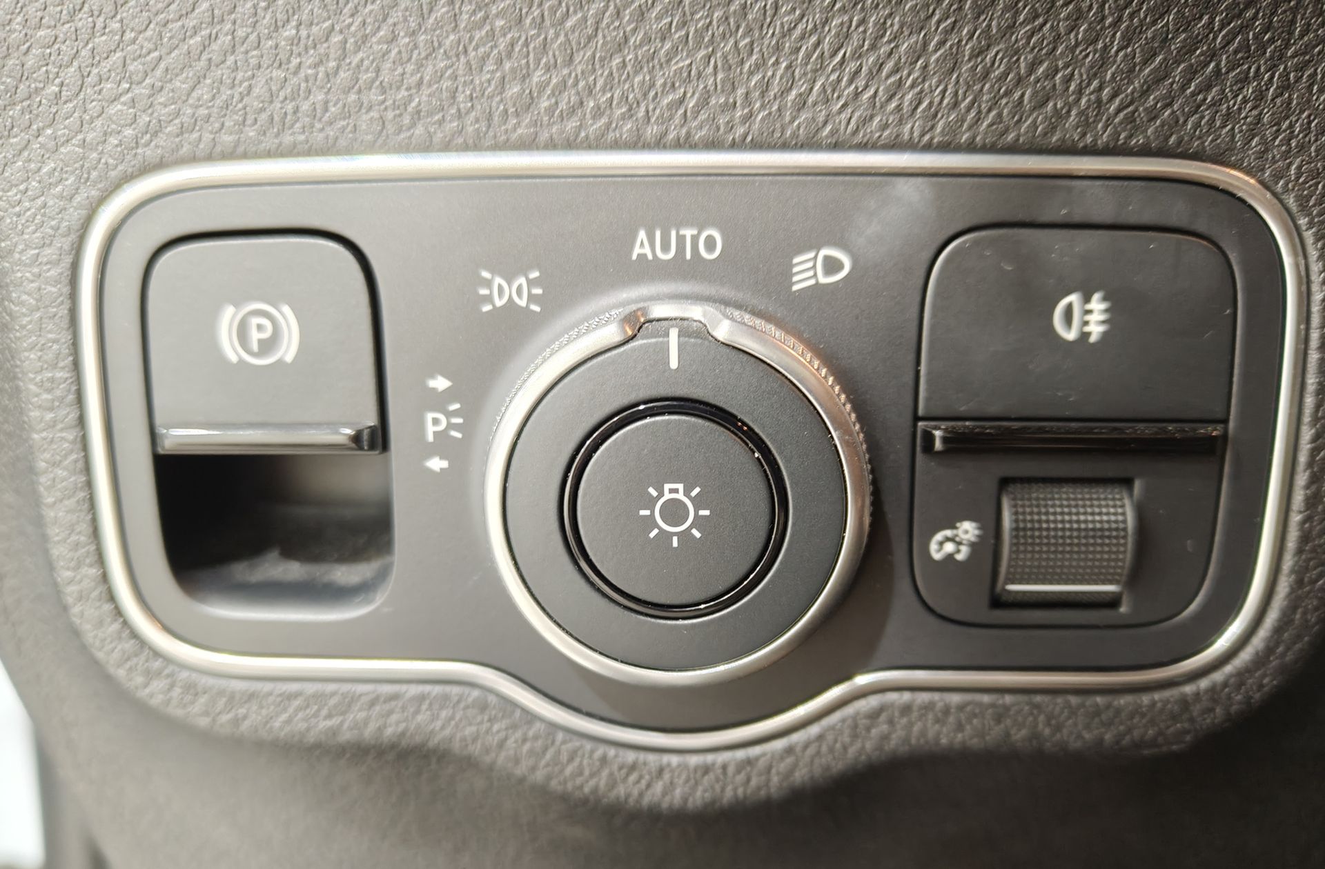 Mercedes-Benz GLB 220 D 4MATIC - foto 18