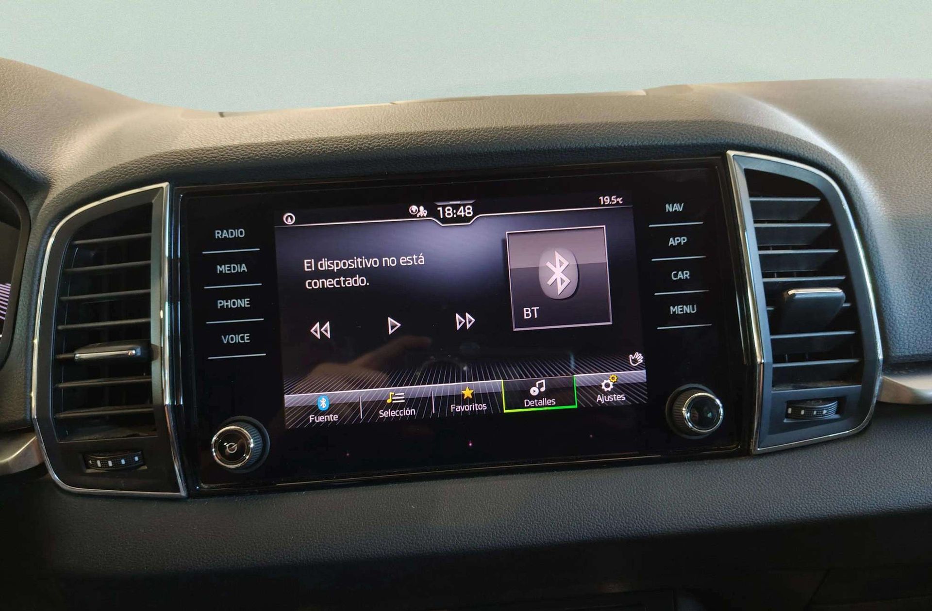 Škoda Karoq 2.0 TDI Selection - foto 32
