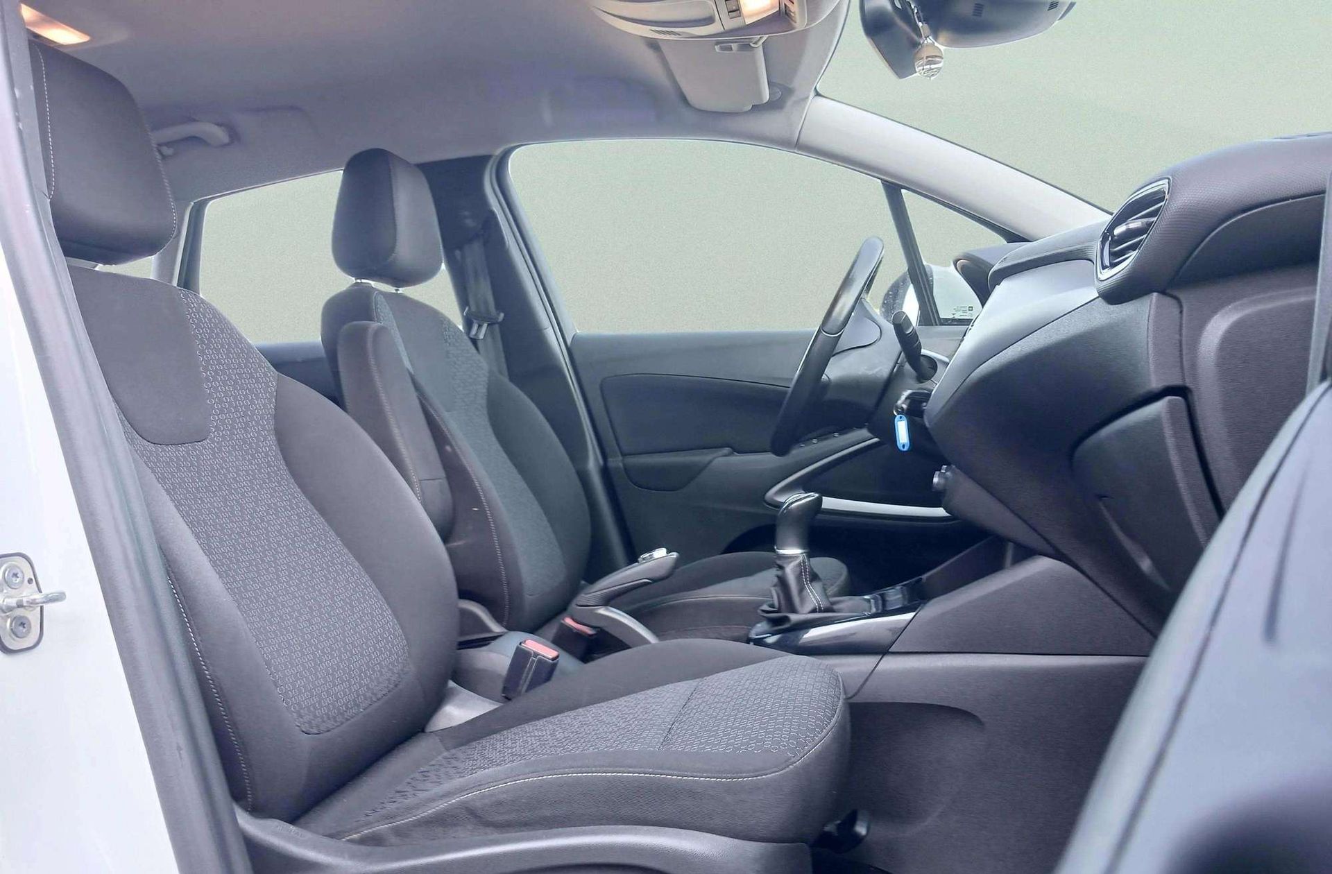 Opel Crossland 1.6 Turbo Selective - foto 13