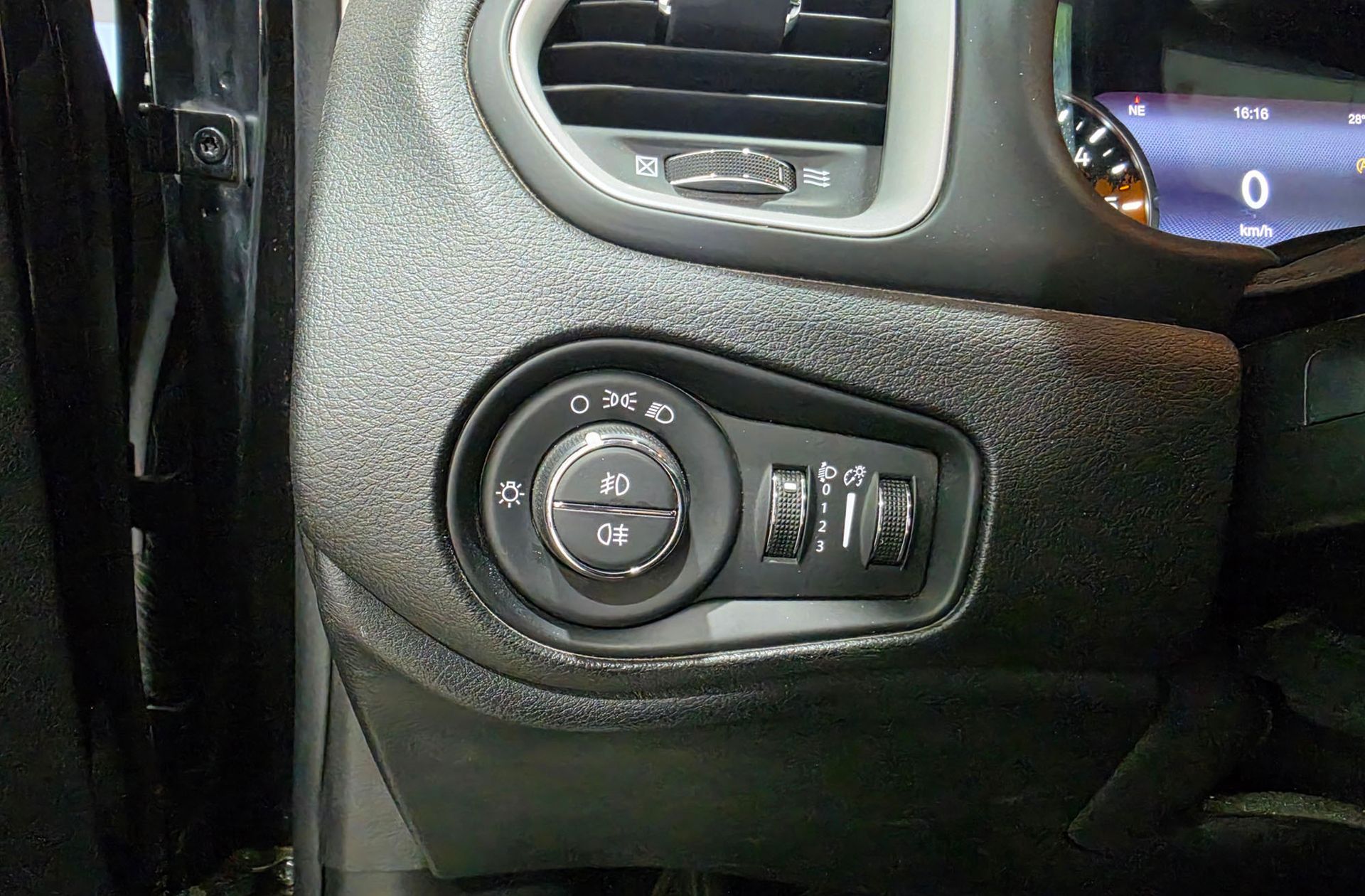 Jeep Renegade 1.6 MultiJet Limited 4x2 - foto 21