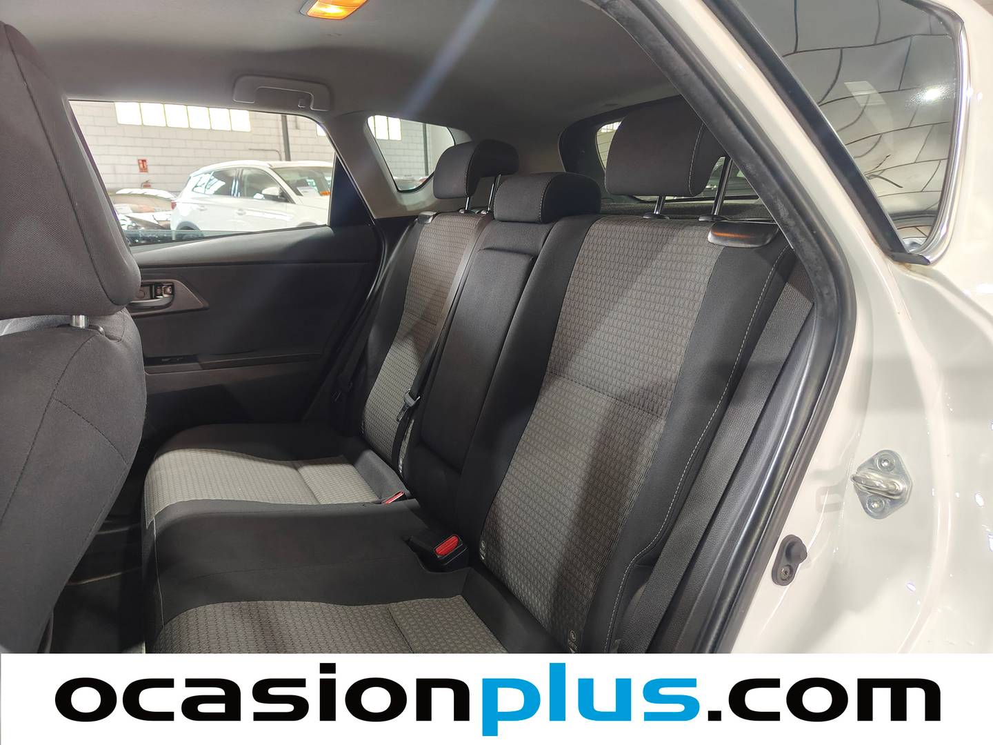 Foto asientos traseros Toyota Auris Toyota Auris 140H Hybrid Feel! Edition (136 CV)