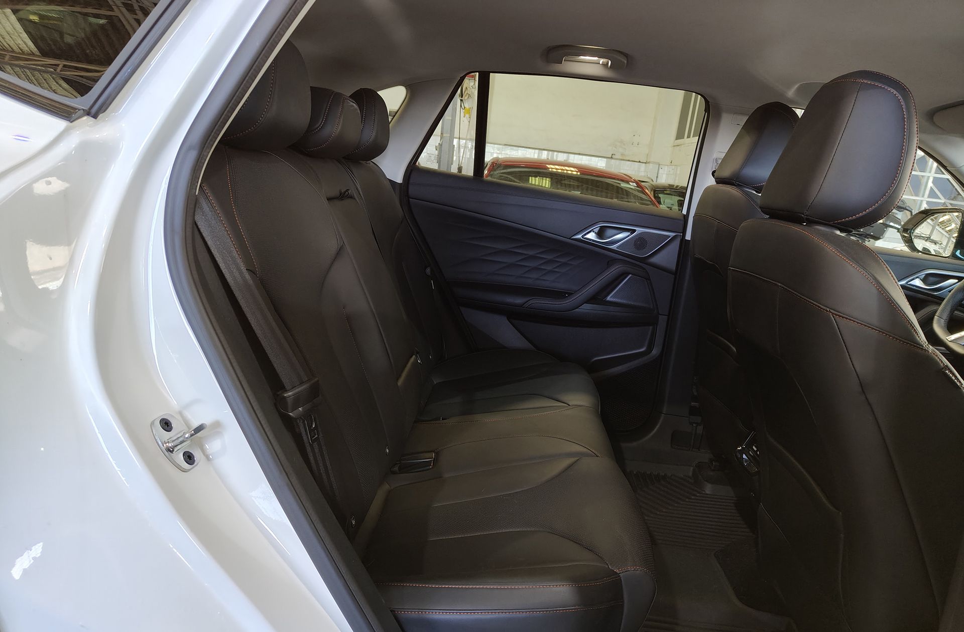 MG HS 1.5T Luxury DCT - foto 16