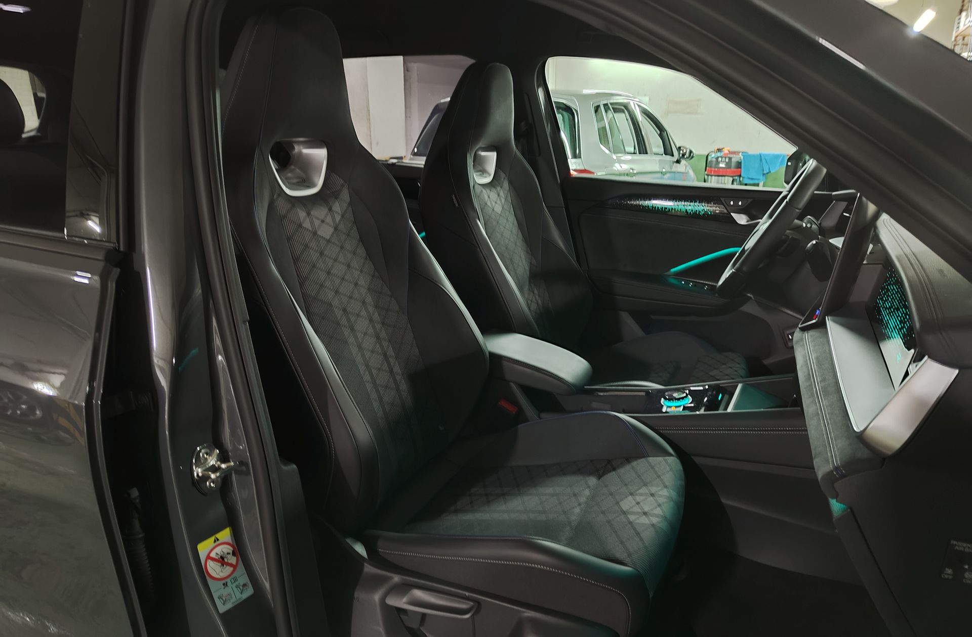 Volkswagen Tayron R-Line 1.5 eTSI DSG - foto 18