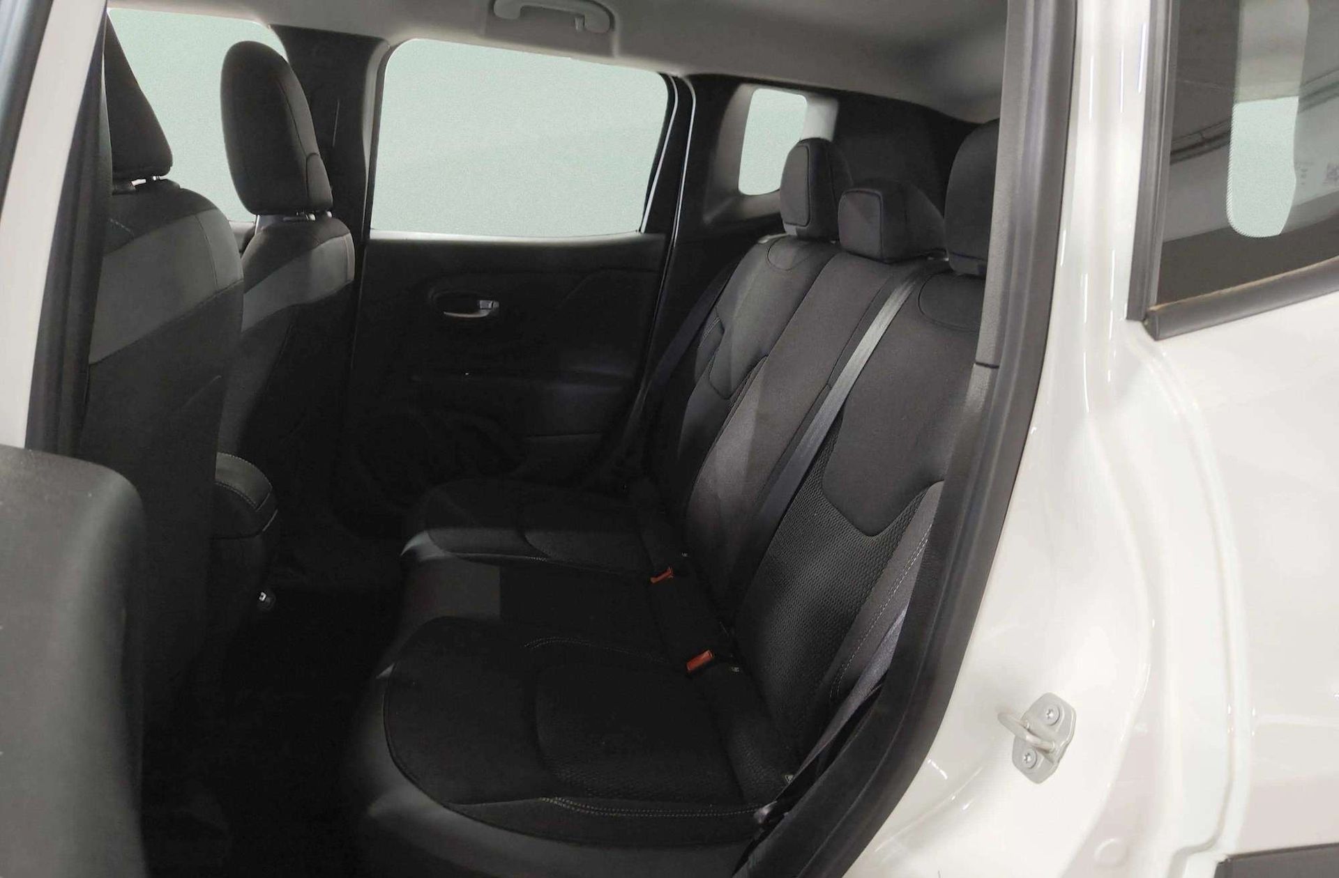 Jeep Renegade eHybrid 1.5 Altitude DCT - foto 14