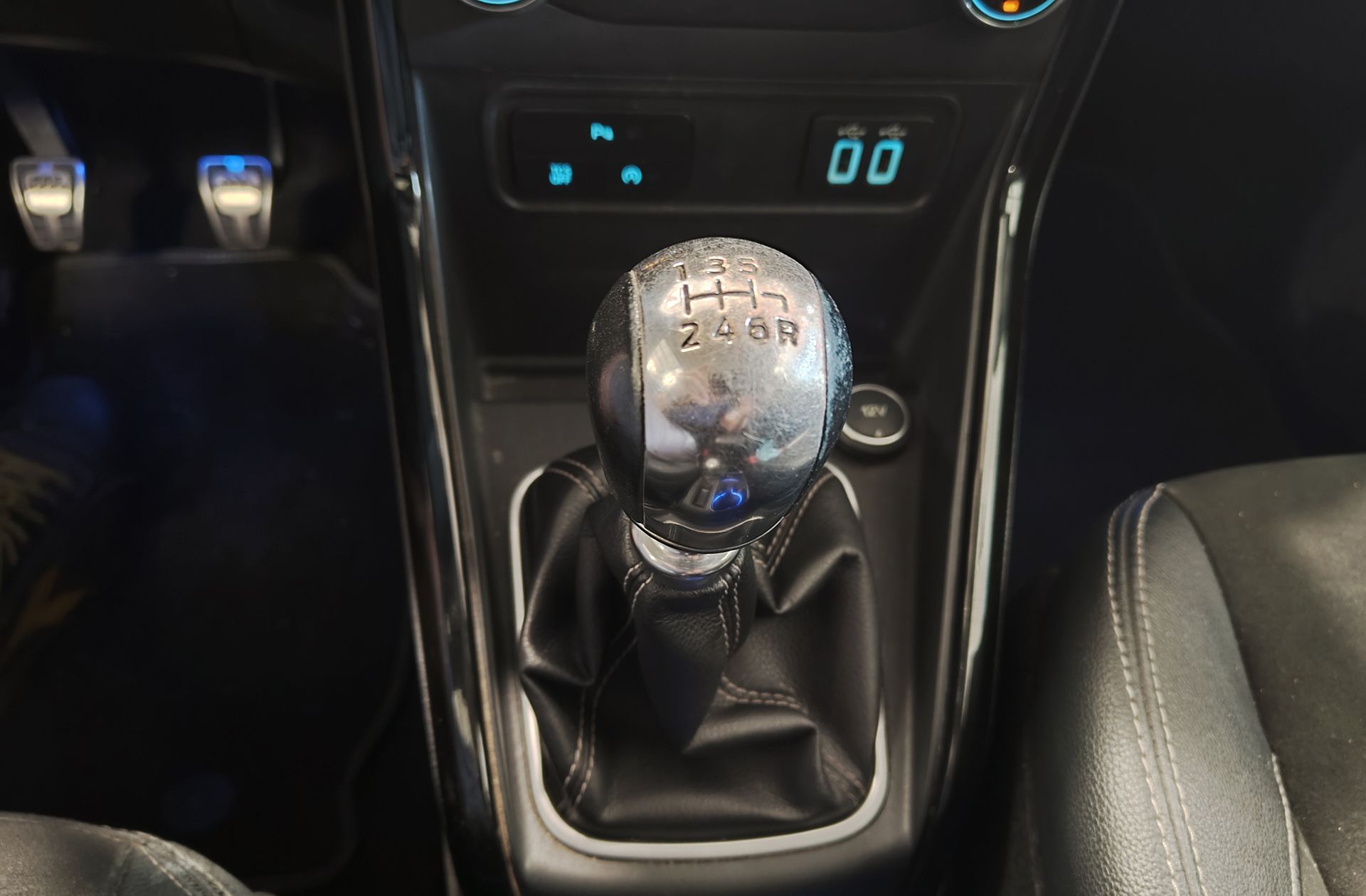 Ford EcoSport 1.0T EcoBoost ST Line - foto 5