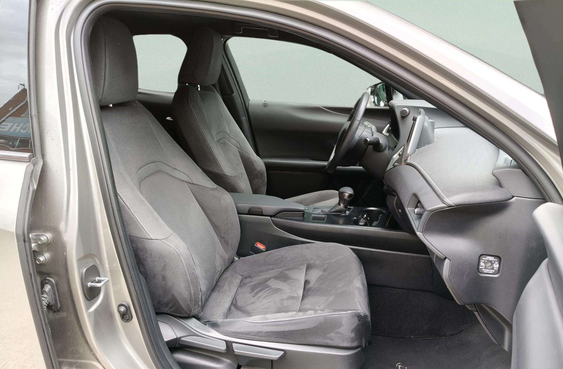 Lexus UX 250h Premium - foto 22
