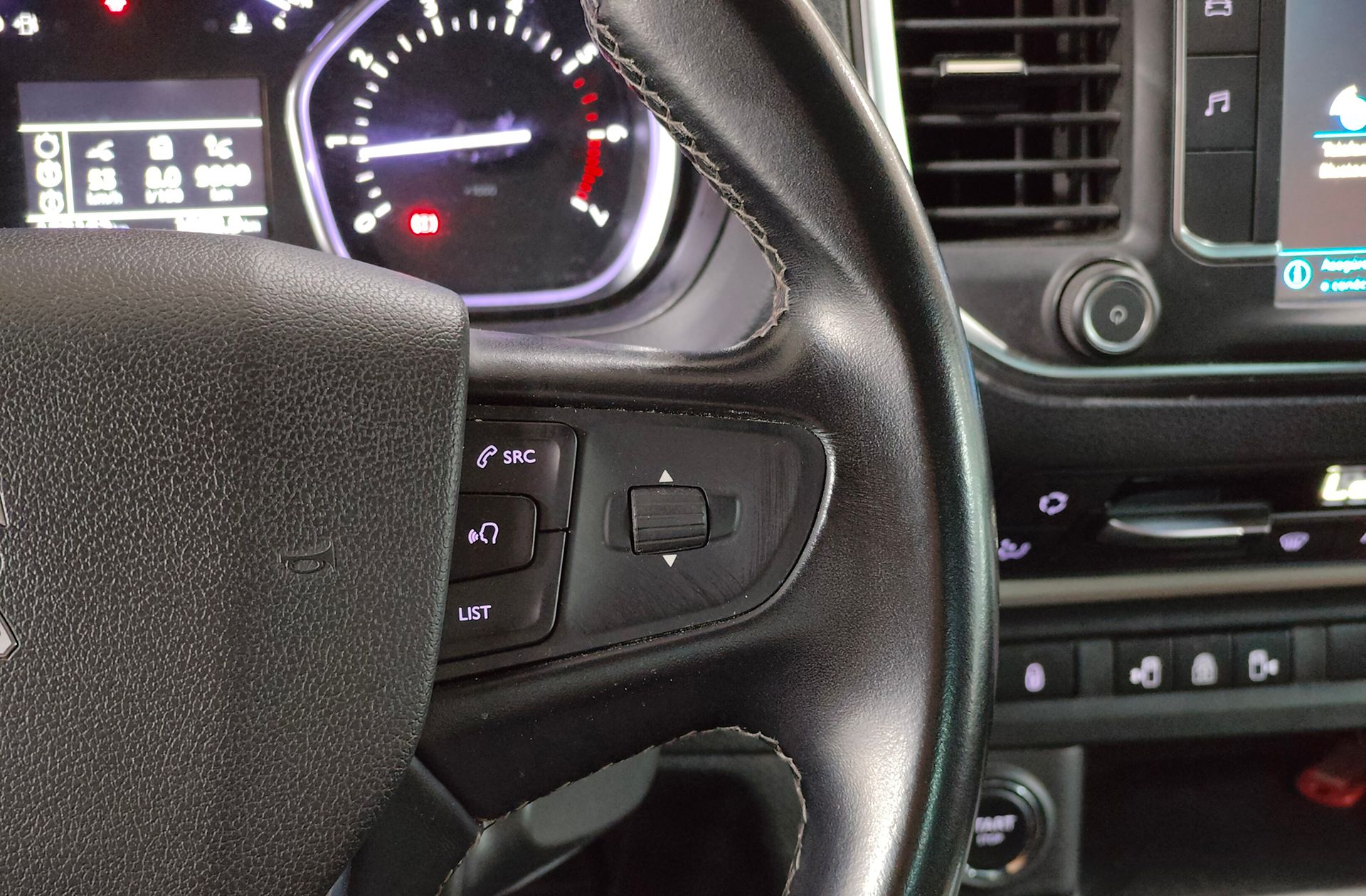 Peugeot Traveller Business VIP Long BlueHDi 7 plazas - foto 32