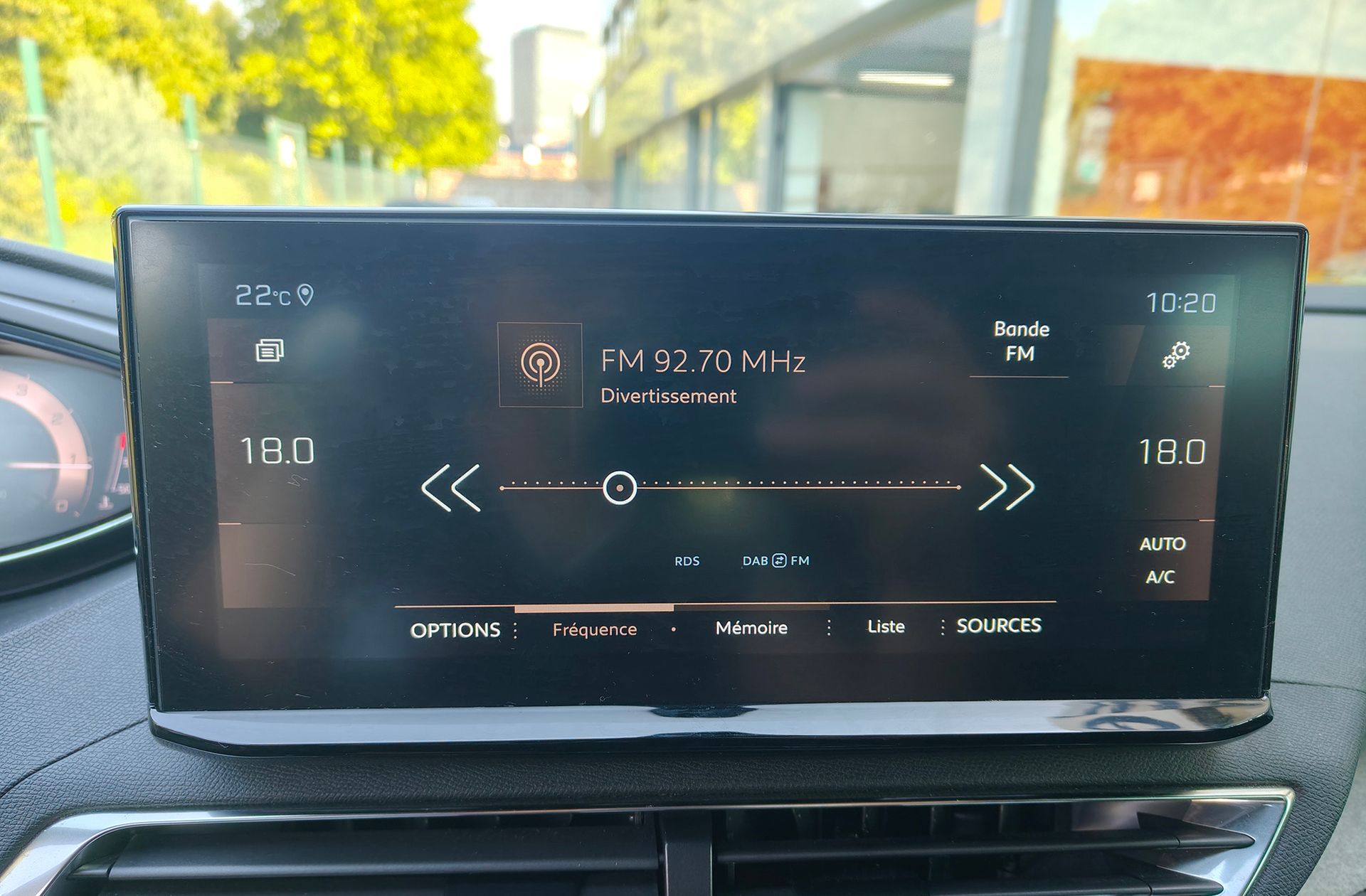Peugeot 3008 PureTech 130 GT - foto 30
