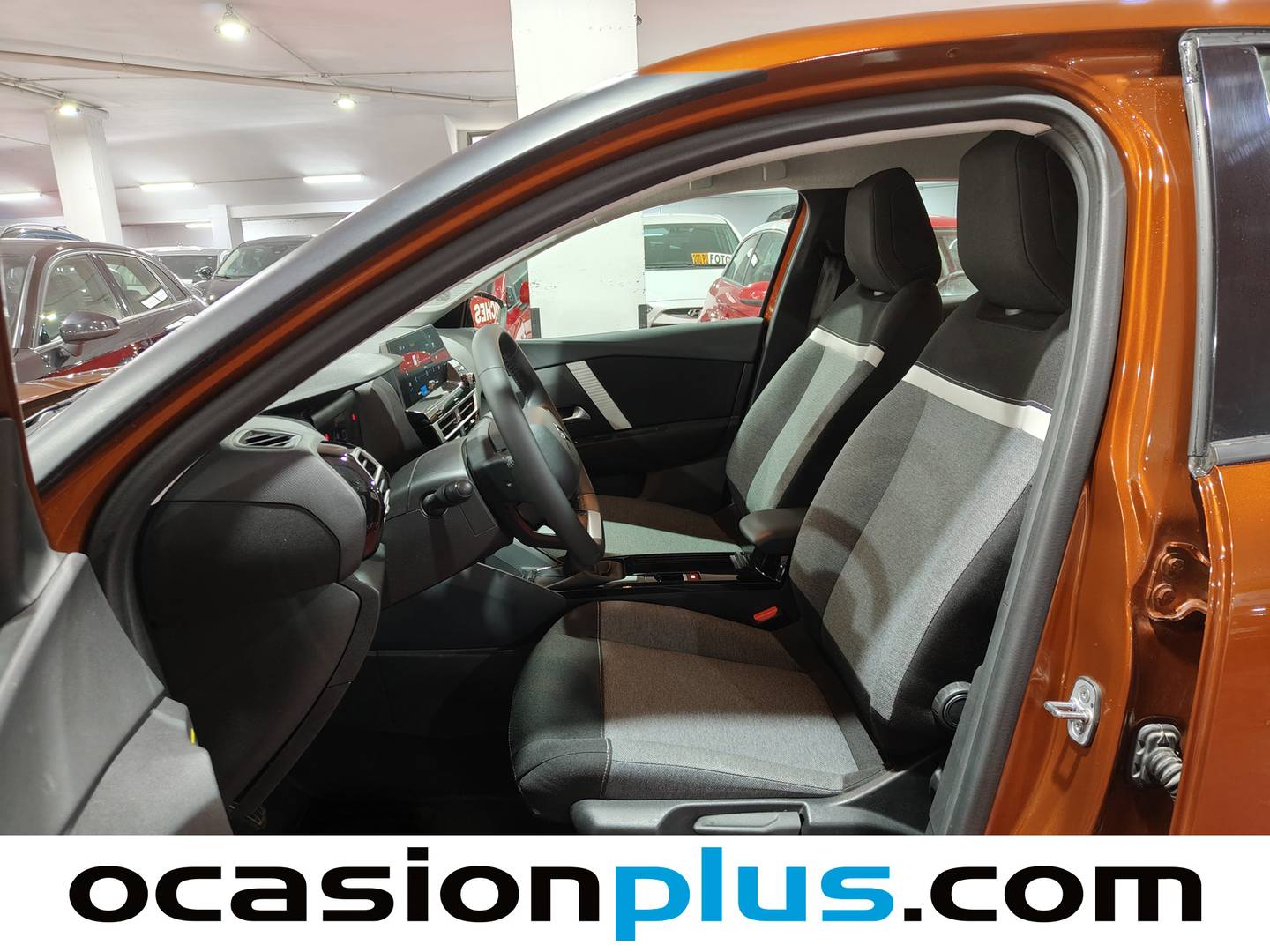 Foto asientos delanteros Citroën C4 Citroën C4 BlueHDi 110 S&S Feel (110 CV)