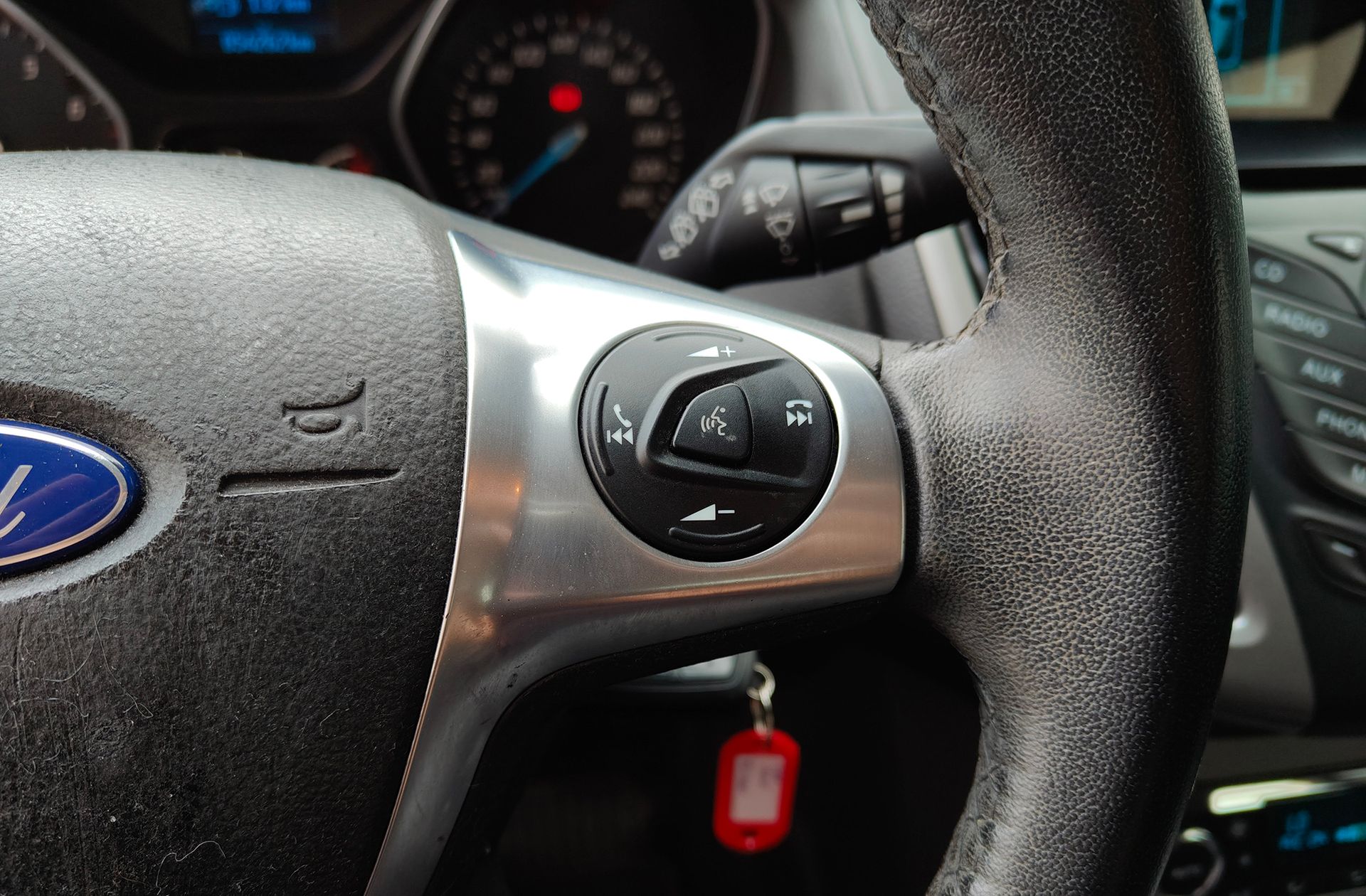 Ford Focus 1.0 EcoBoost Trend - foto 22