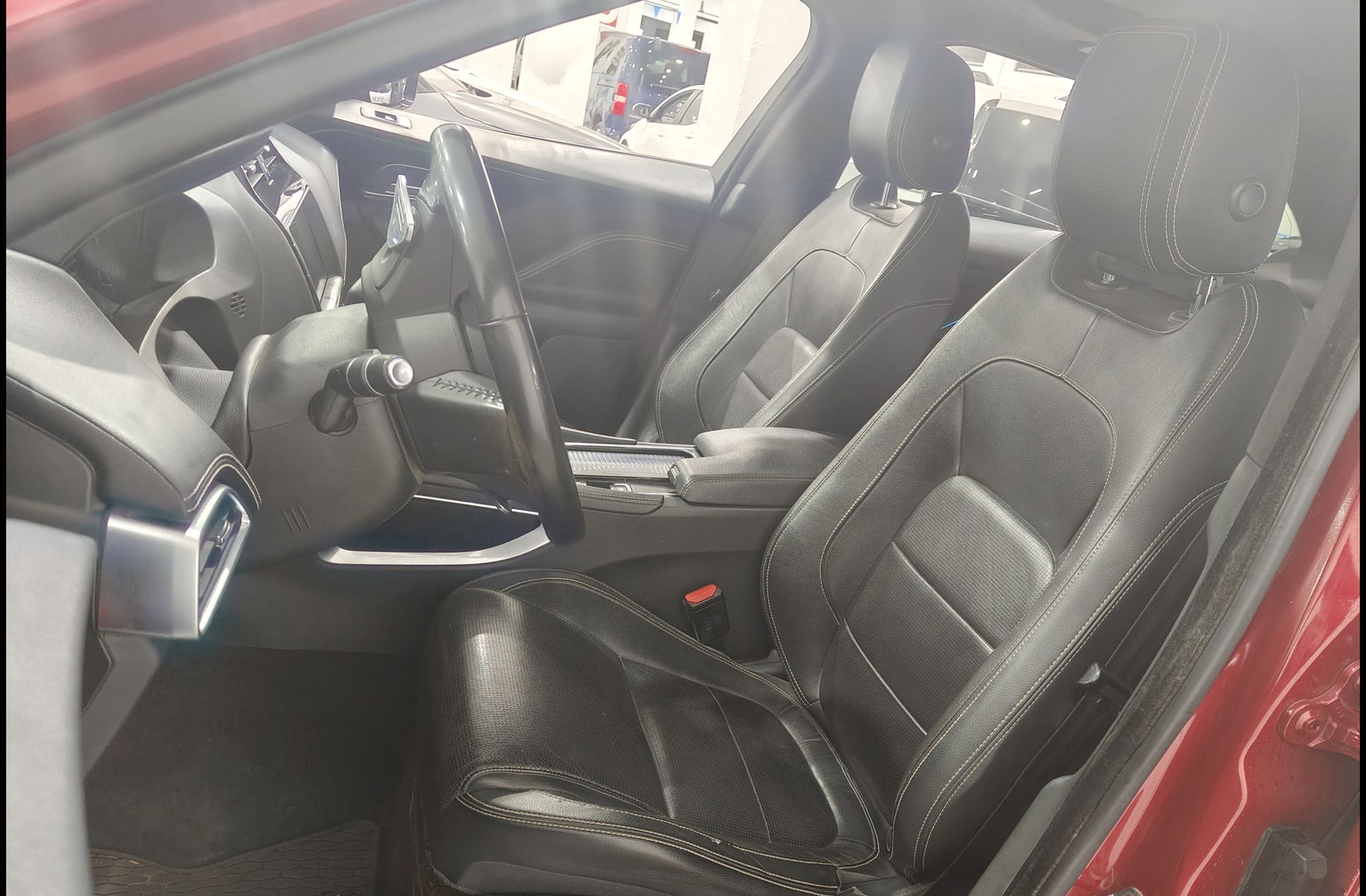 Jaguar F-Pace 2.0T i4 R-Sport AWD - foto 11