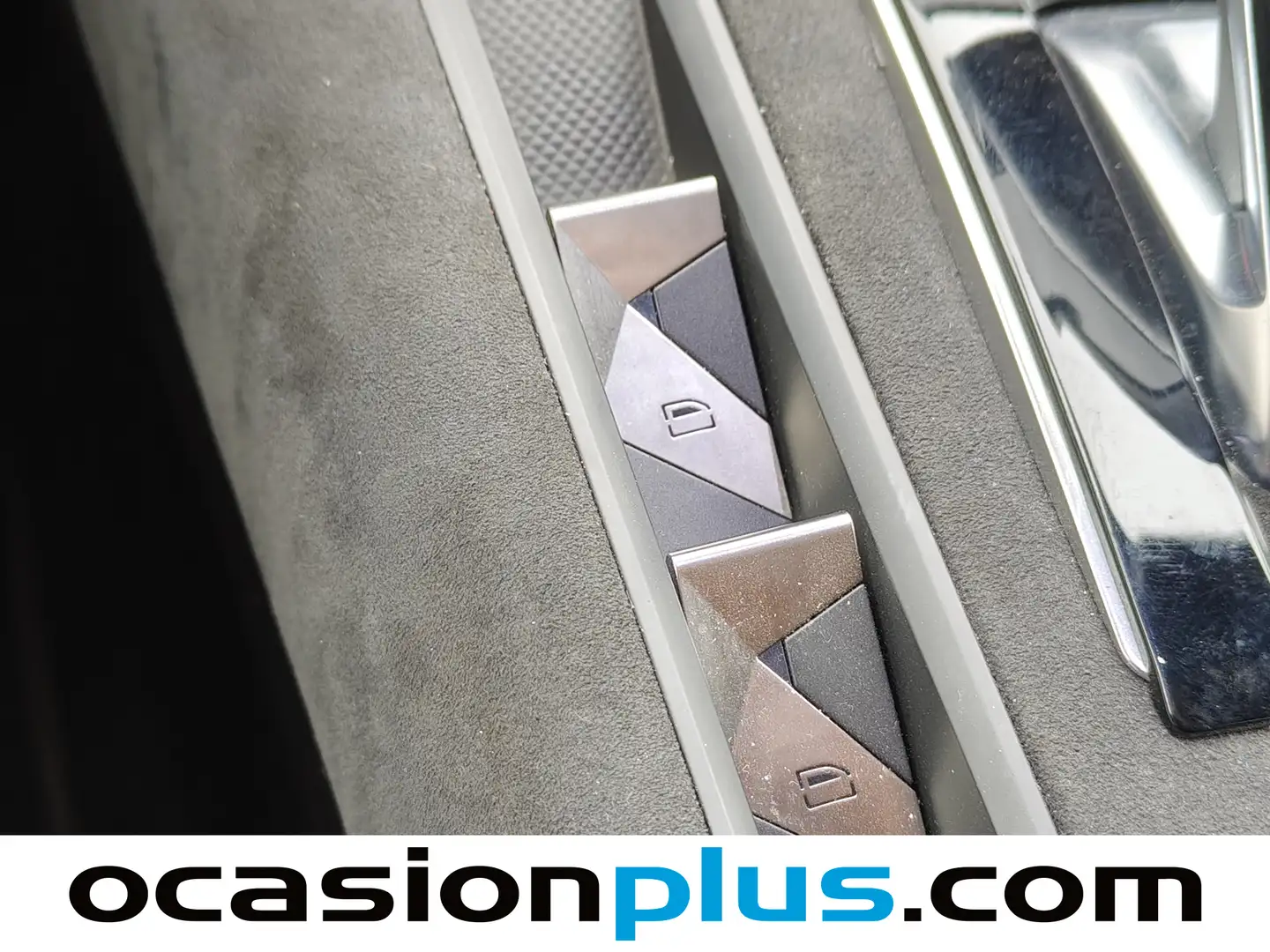 Foto DS DS 7 Crossback DS DS7 Crossback E-Tense 300 Performance Line+ 4WD Auto (300 CV)